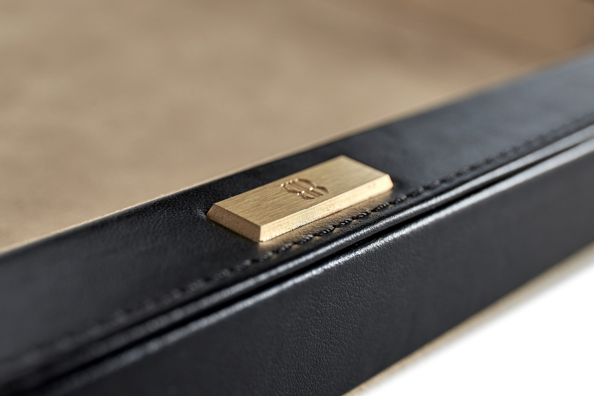 Bernardini Milano black watches Plateau