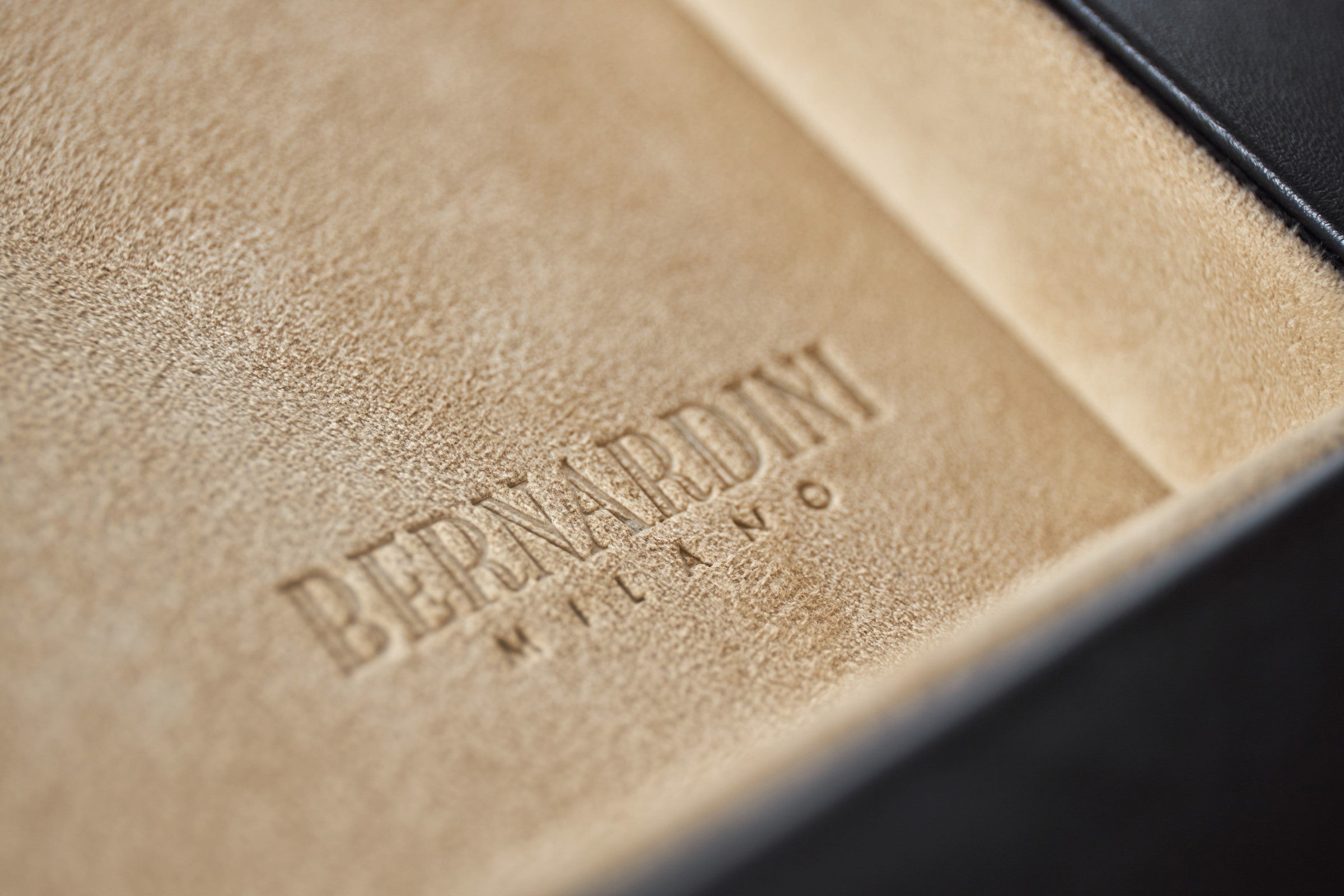 Bernardini Milano black watches Plateau