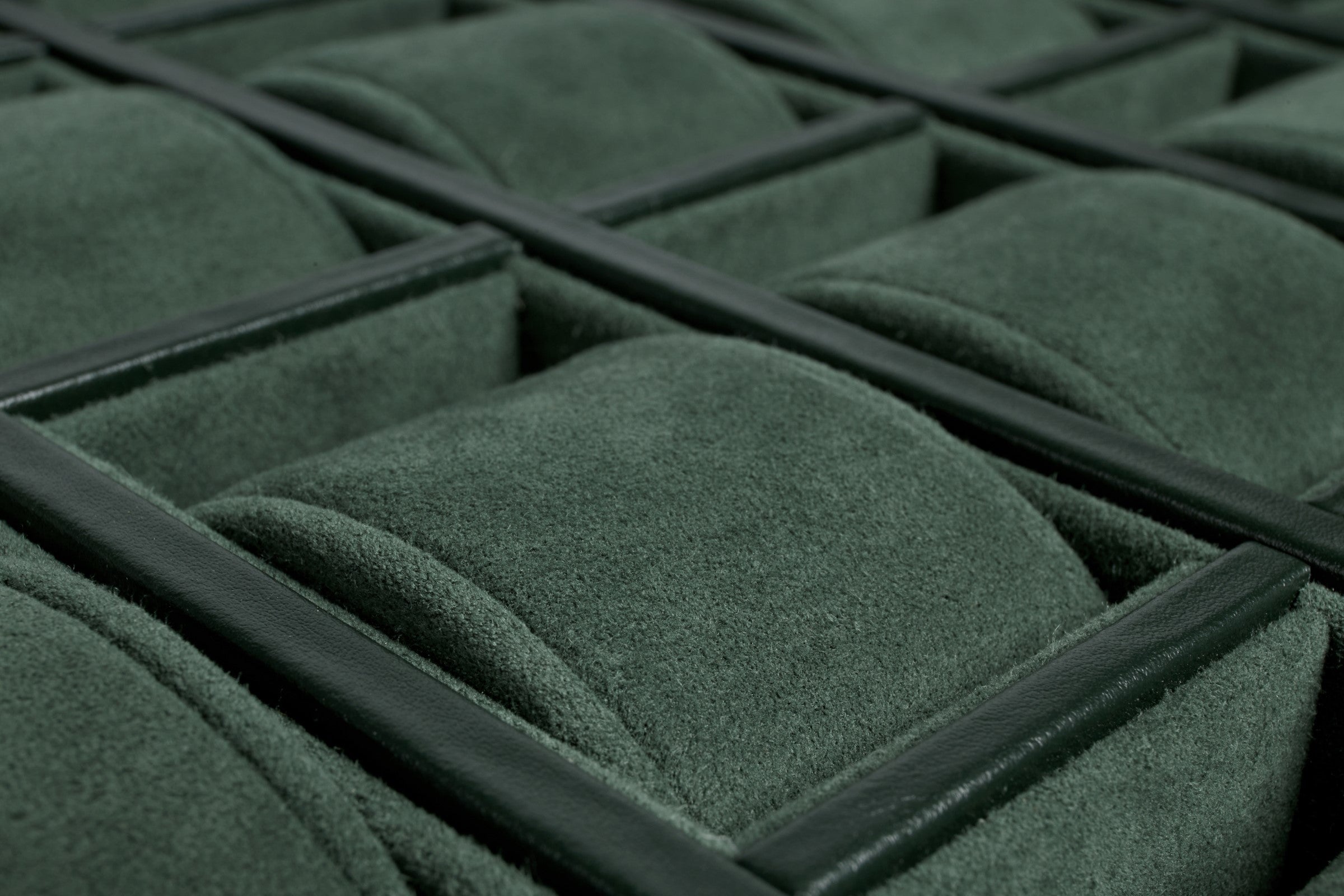 Bernardini Milano Watch Holder with 24 watches capacity- green leather and green alcantara - pillows details