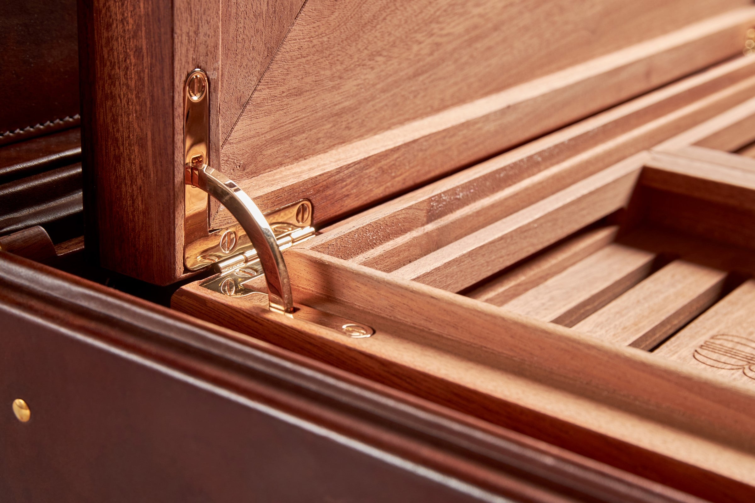 Bernardini Humidor Briefcase - Brown leather and Mahogany - N° 04/30