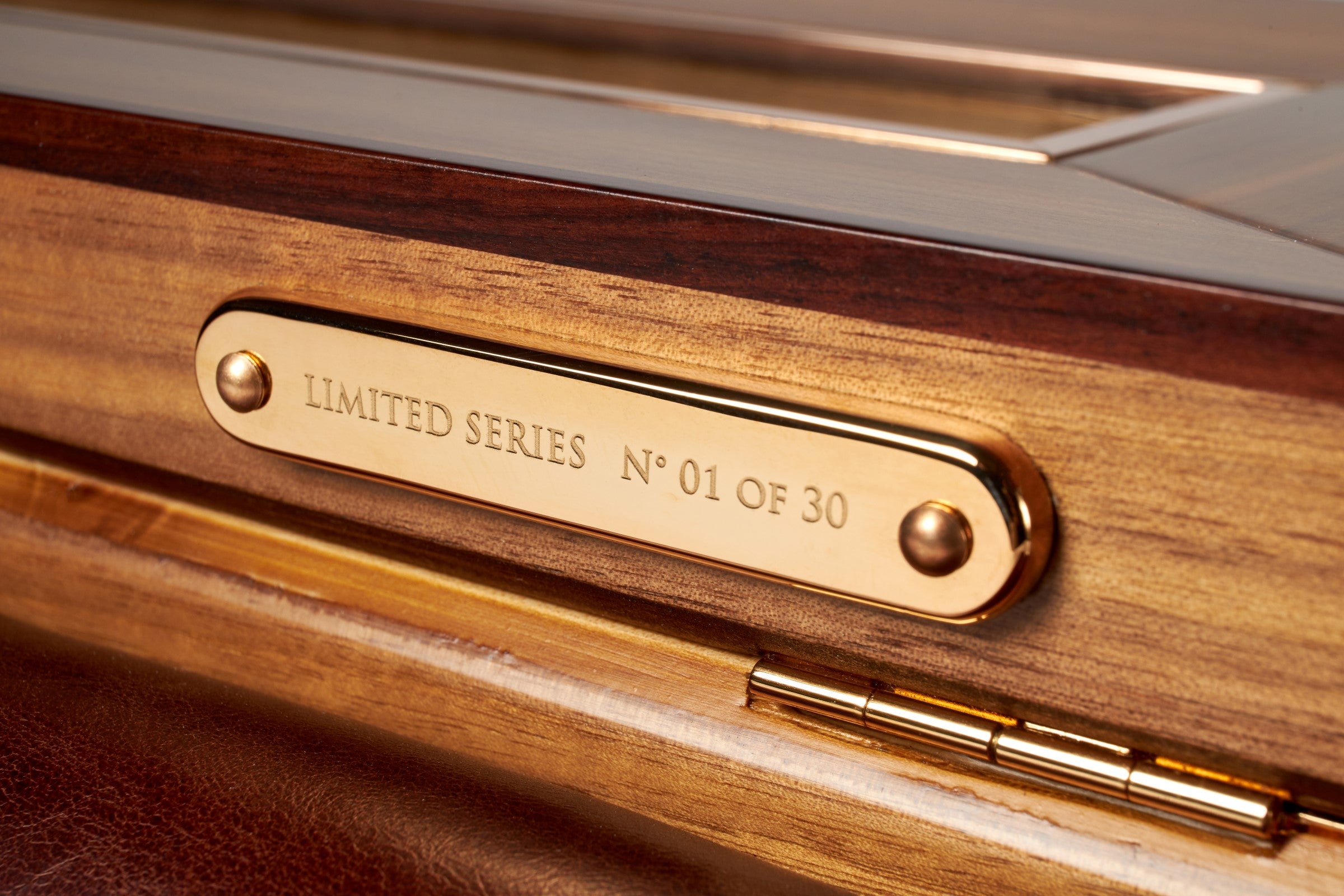Bernardini Humidor Deco - Brown leather and Walnut - N° 01/30