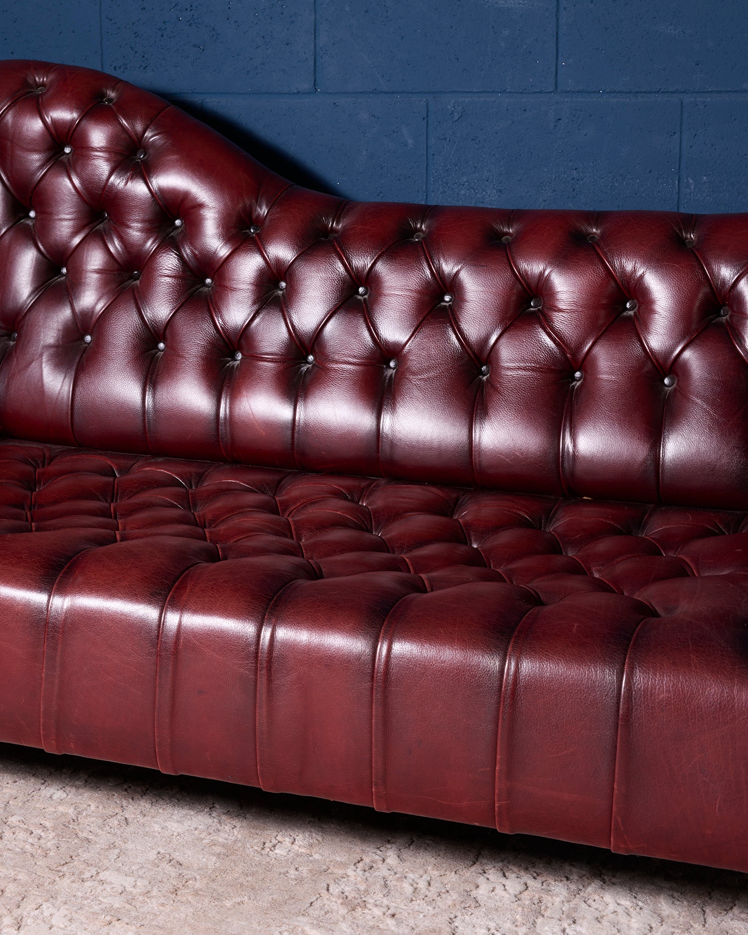 Vintage Chesterfield sofa Daybed model