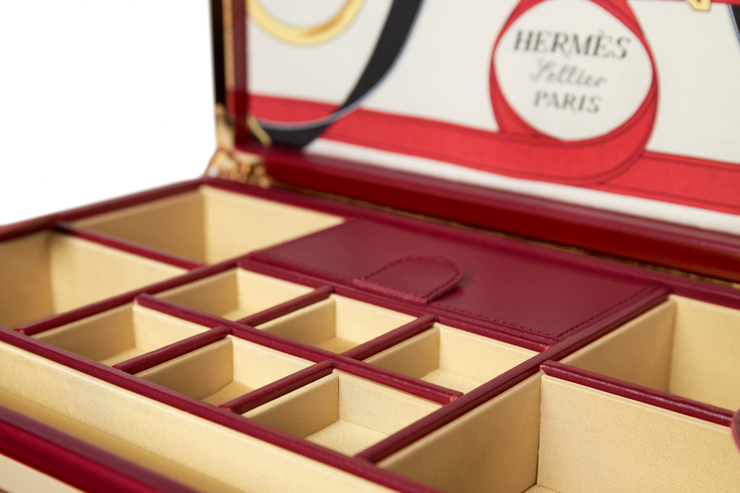 Bernardini Milano jewellery holder of red leather, yellow gold plated and silk - interior detail