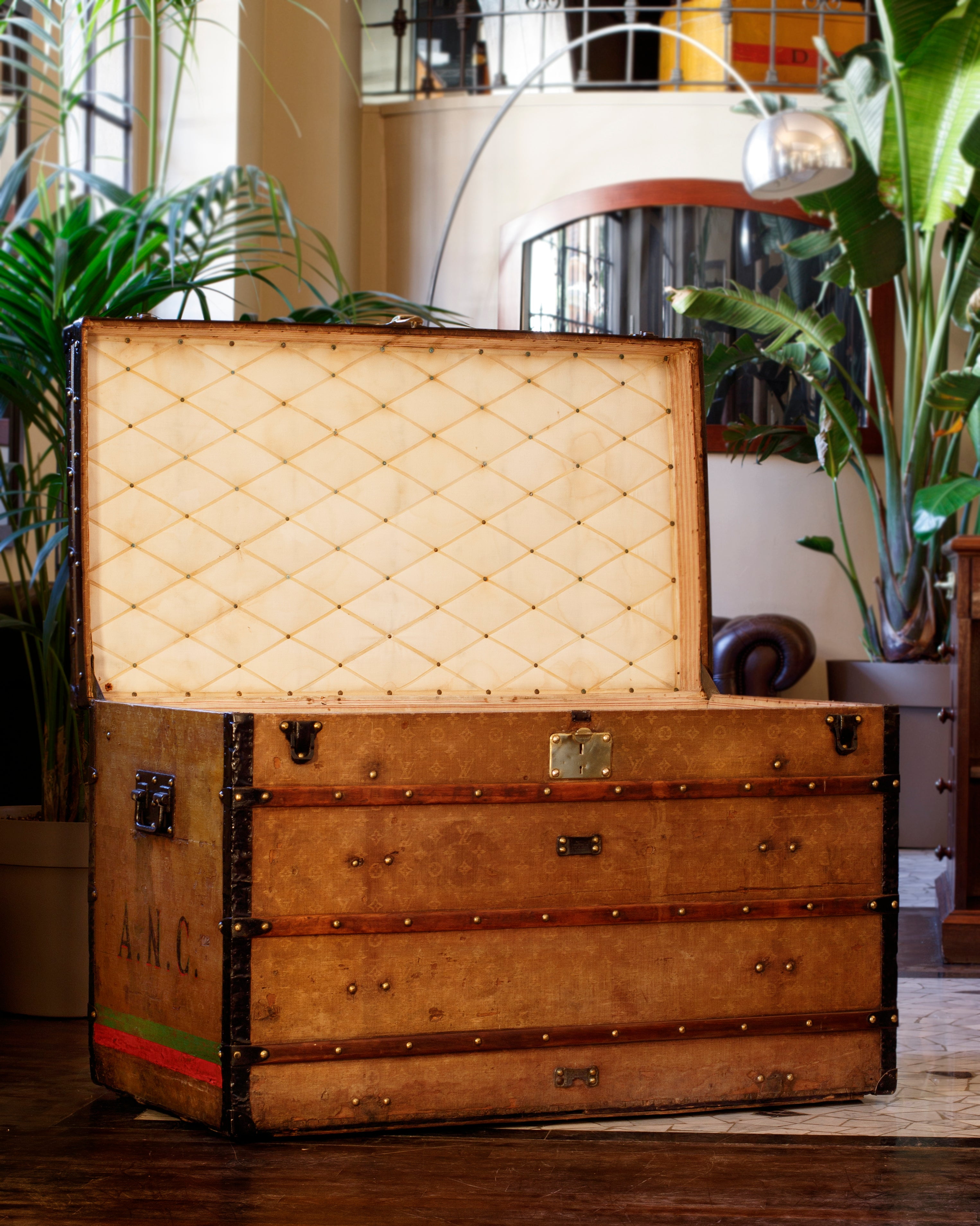 Louis Vuitton Tissée Oversize Trunk