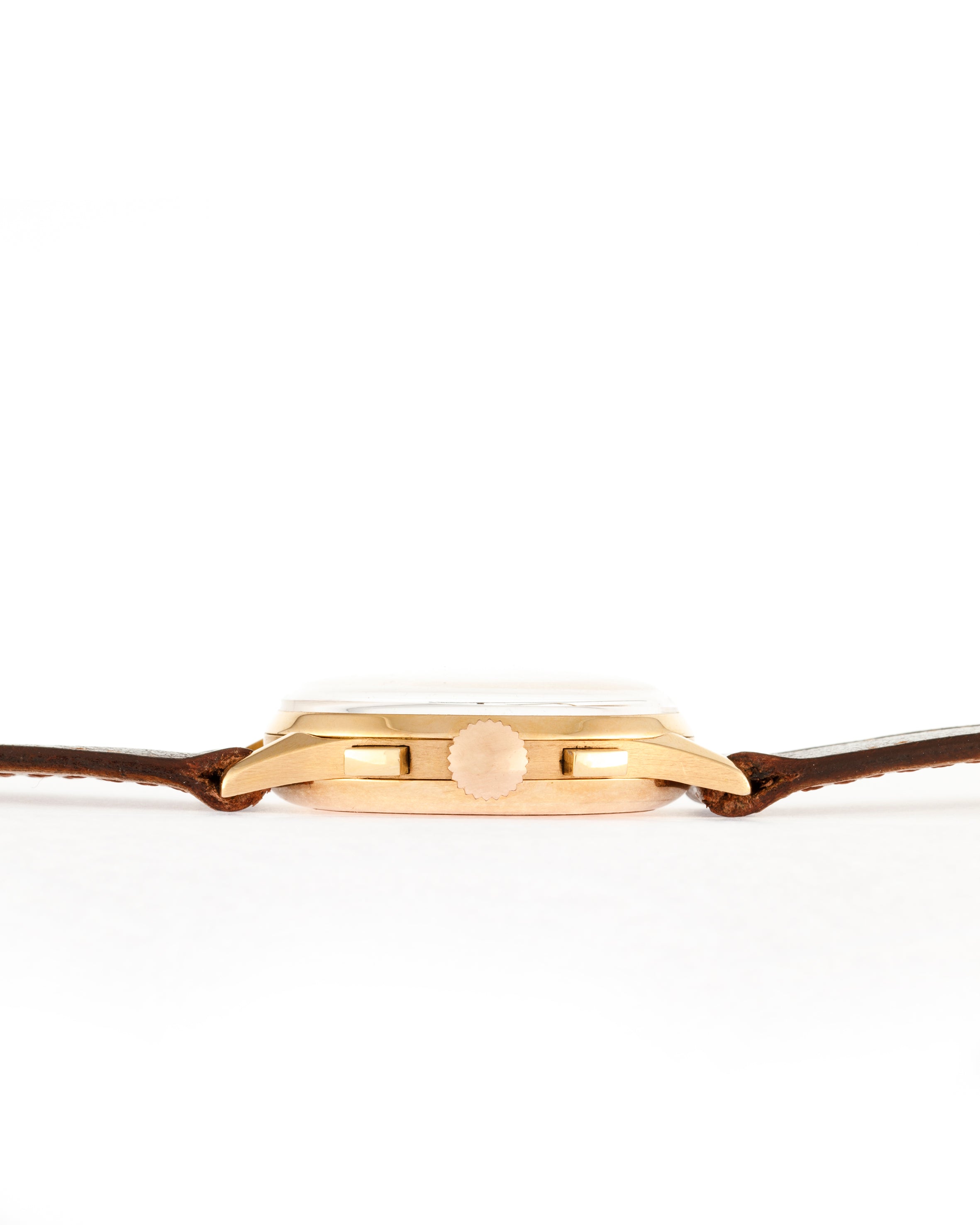 Universal Genève Dato – Compax in yellow gold and white dial - side
