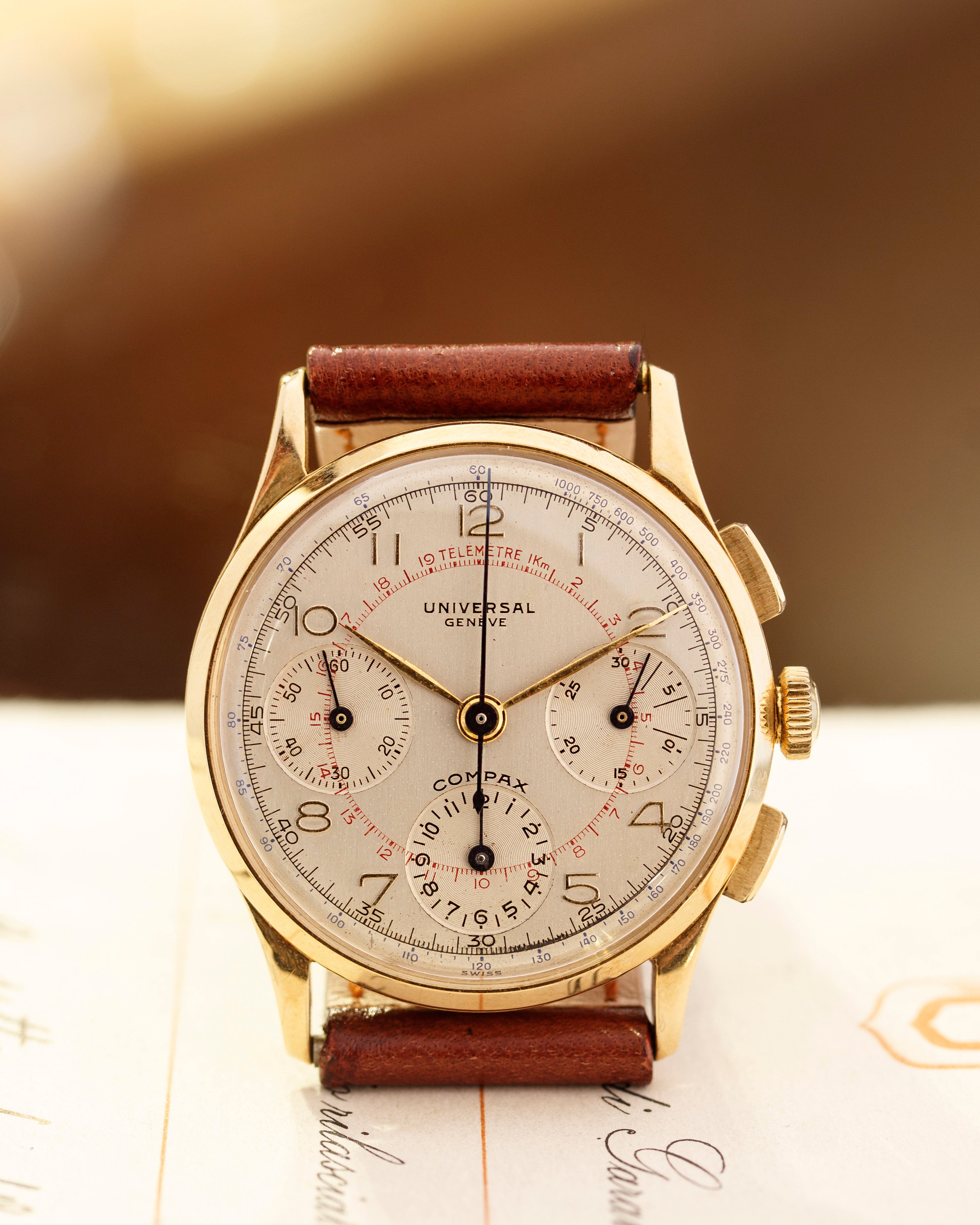 Universal Genève Ref. 12494 Compax - yellow gold with white dial
