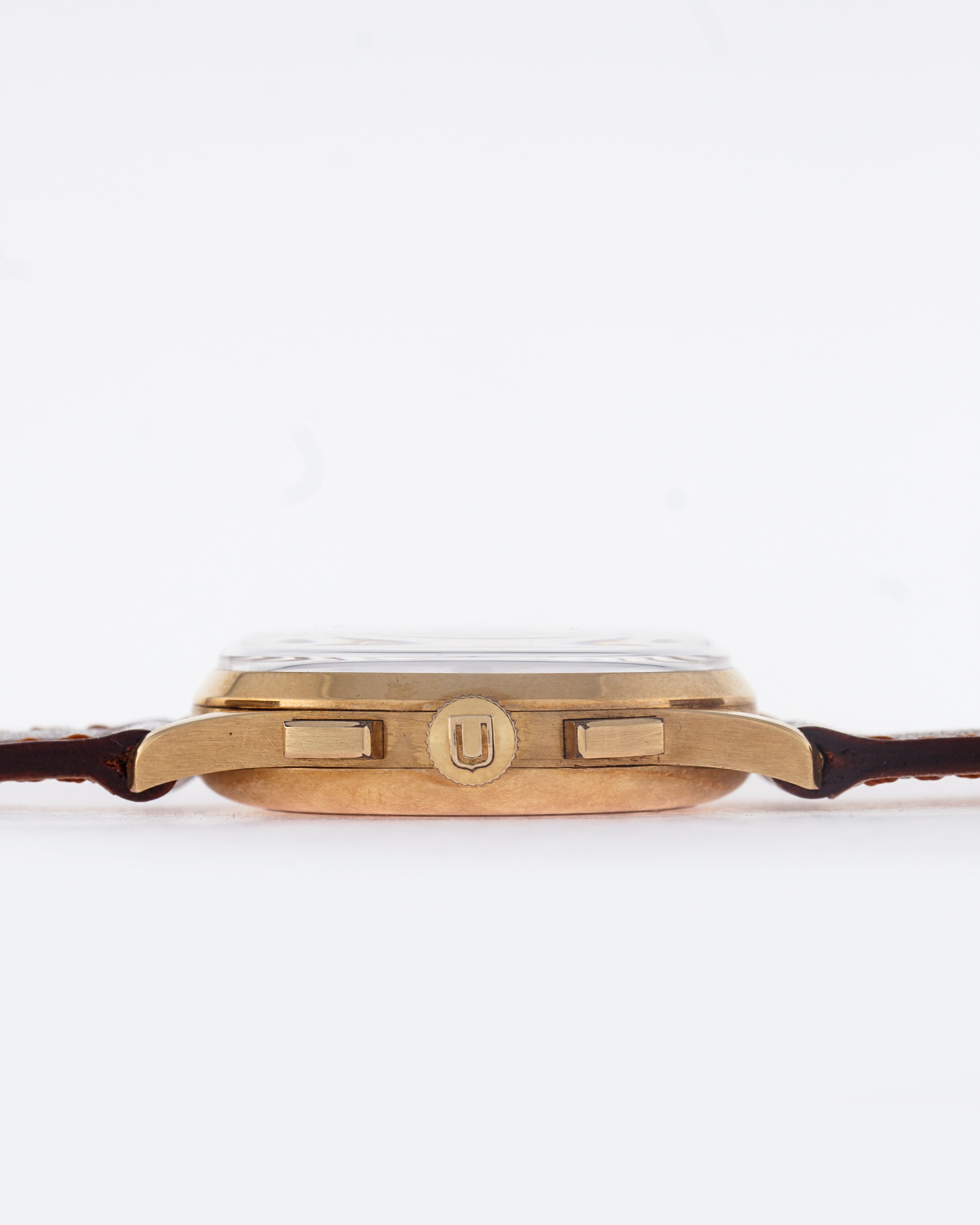 Universal Genève Ref. 12494 Compax - yellow gold with white dial - side