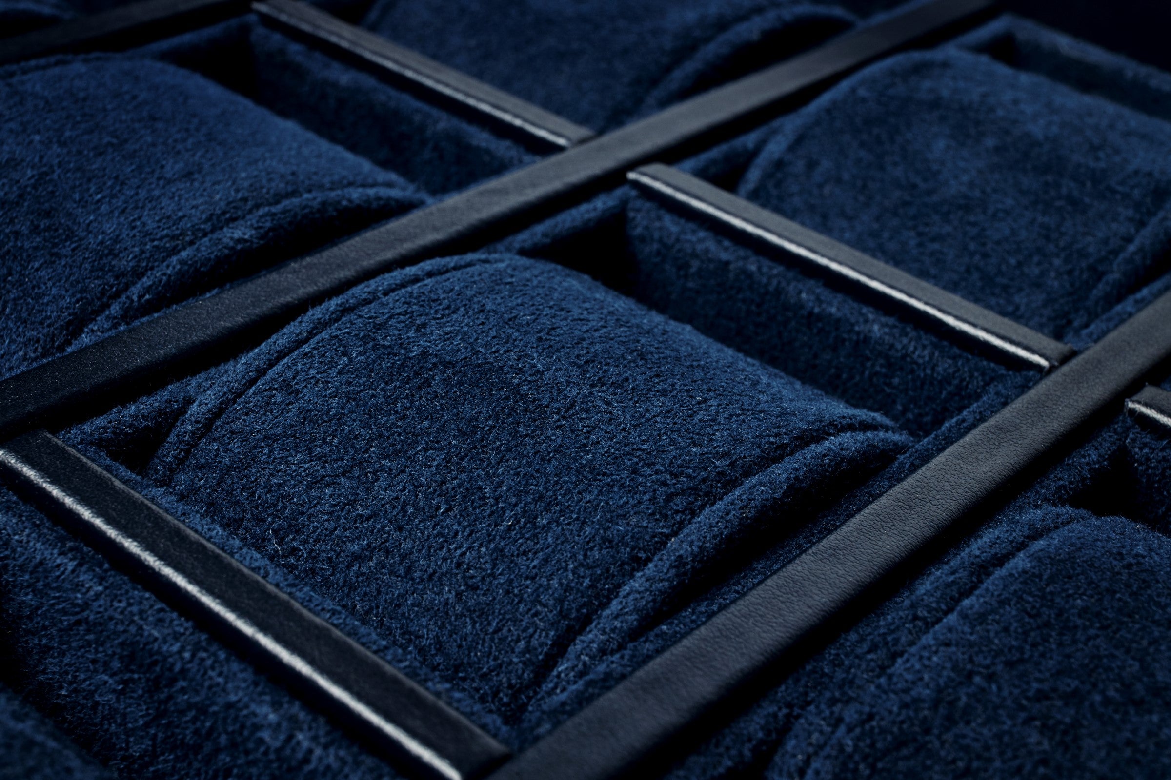 Bernardini Milano Watch Holder with 12 watches capacity- blue leather and blue alcantara - pillows