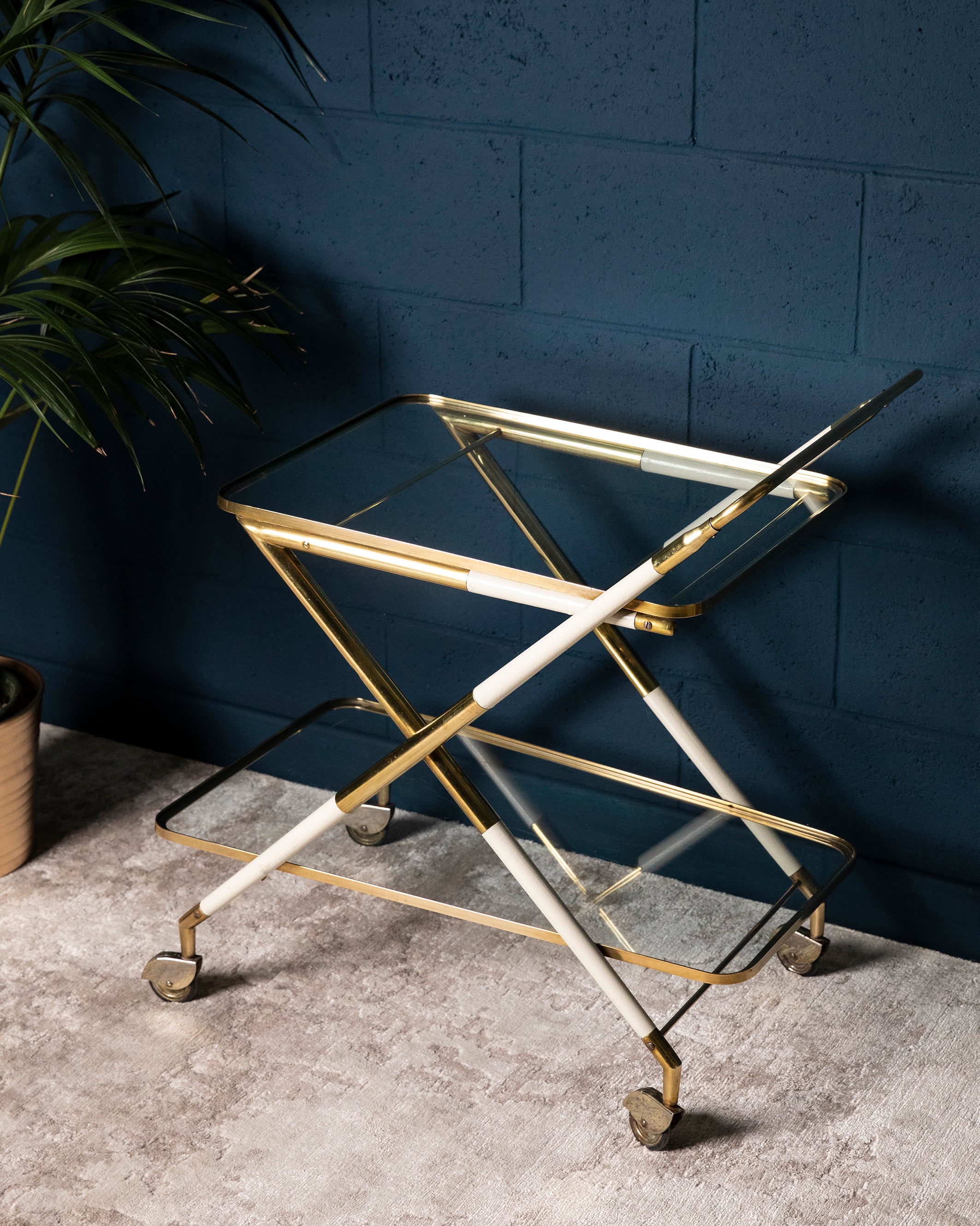 Carrello rettangolare in ottone e legno disegnato da Cesare Lacca - 1960 - Brass and wood rectangular bar cart designed by Cesare Lacca