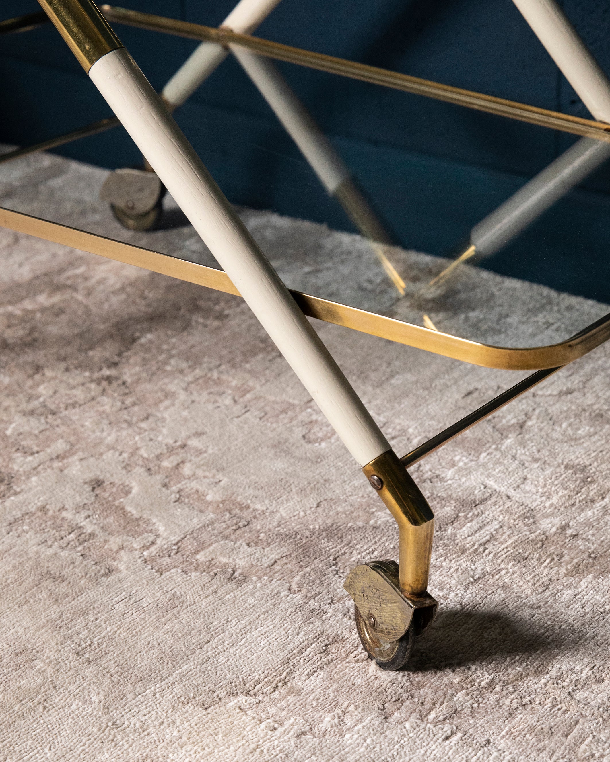 Carrello rettangolare in ottone e legno disegnato da Cesare Lacca - 1960 - Brass and wood rectangular bar cart designed by Cesare Lacca