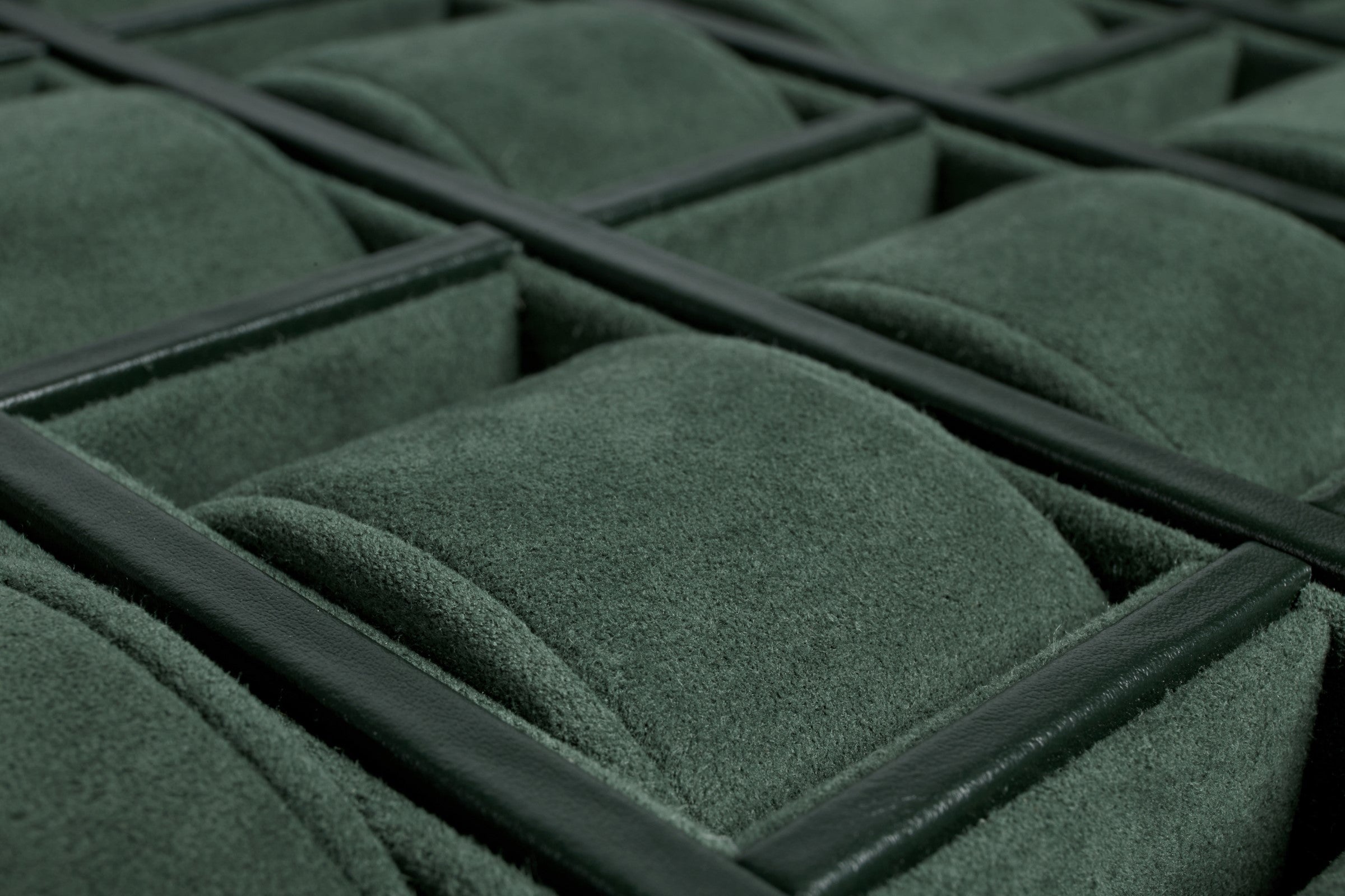 Bernardini Milano Watch Holder with 24 watches capacity- green leather and green alcantara - pillows details 