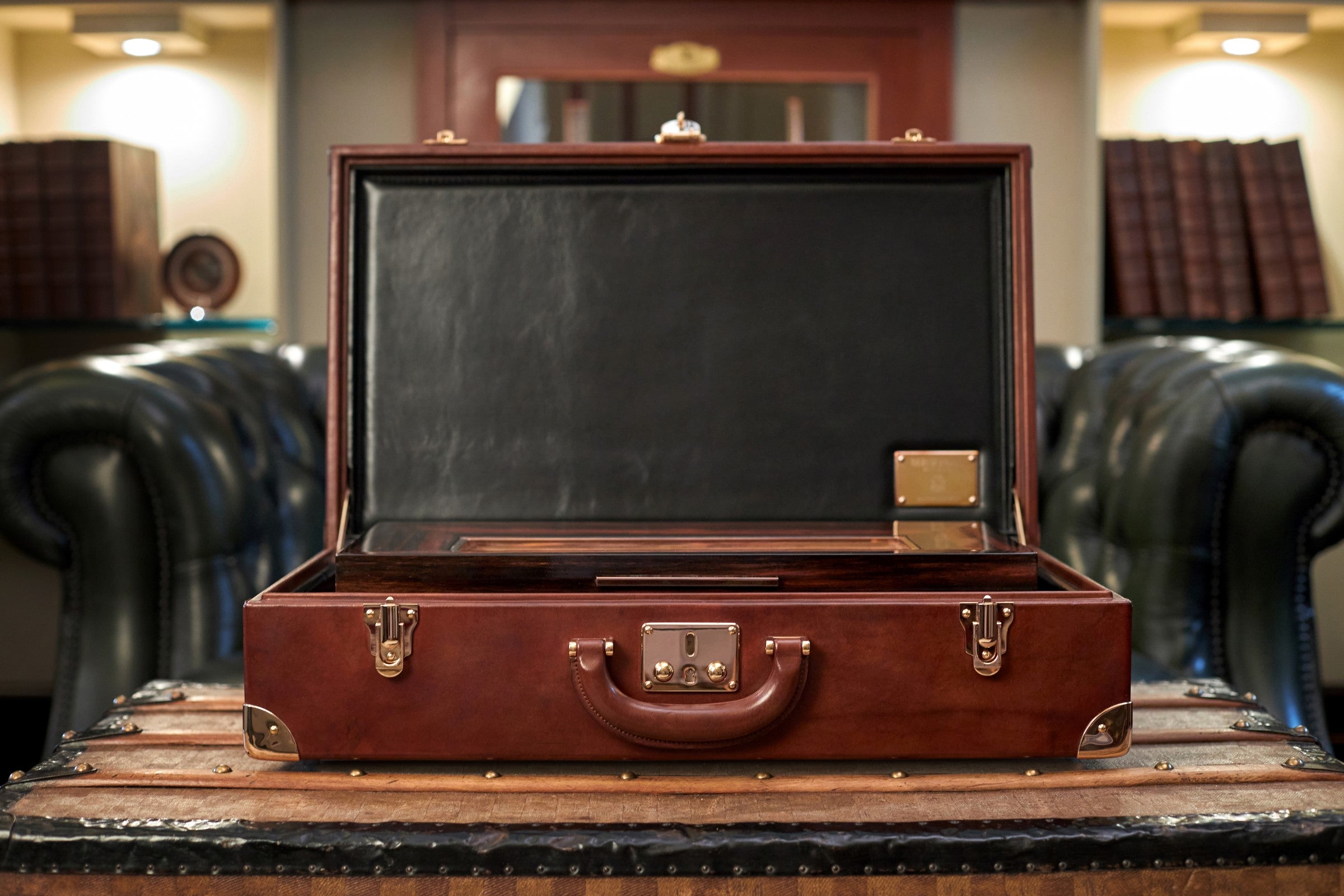 Bernardini Humidor Briefcase - Black leather and Ebony - N° 03/30