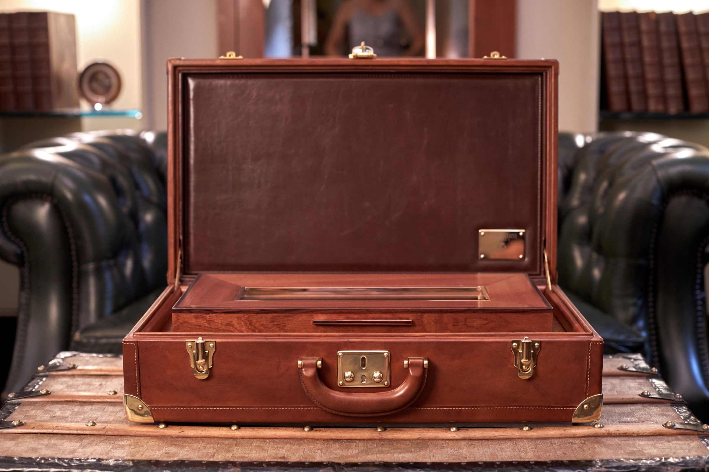 Bernardini Humidor Briefcase - Brown leather and Mahogany - N° 01/30