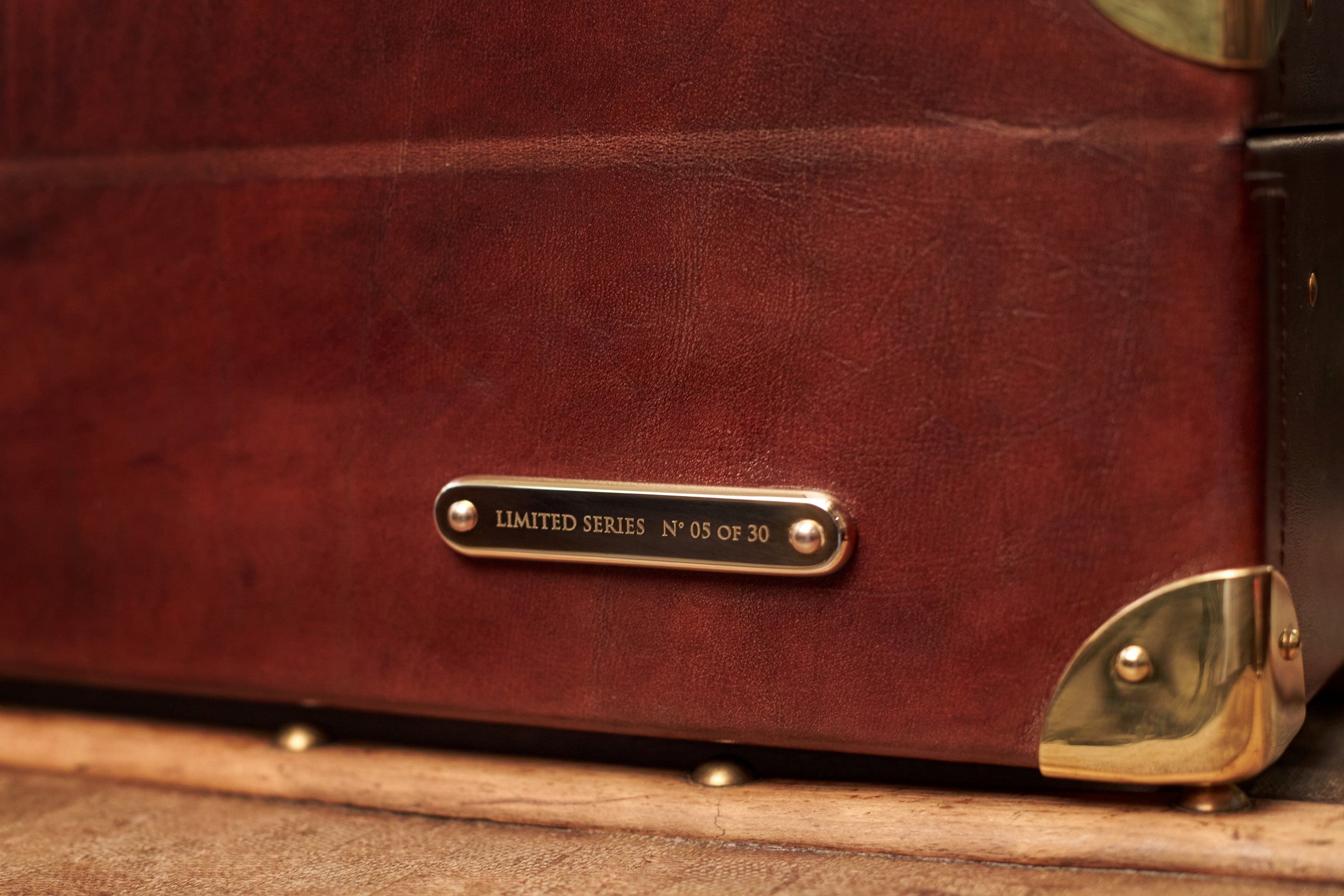 Bernardini Humidor Briefcase - French Lily and Walnut - N° 05/30