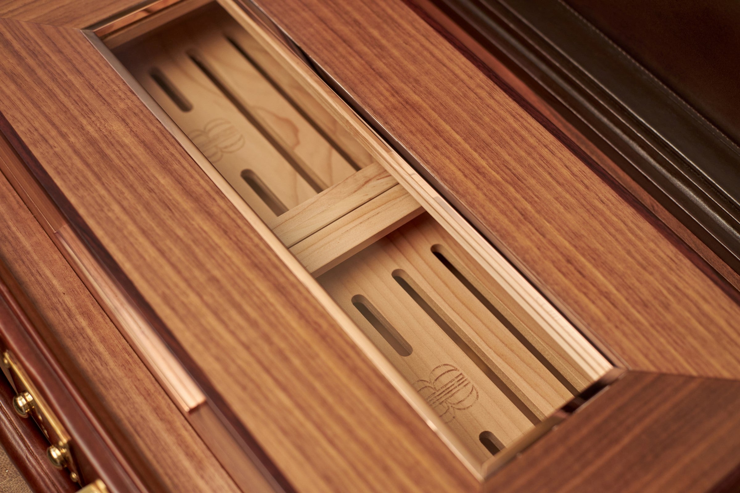 Bernardini Humidor Briefcase - French Lily and Walnut - N° 05/30