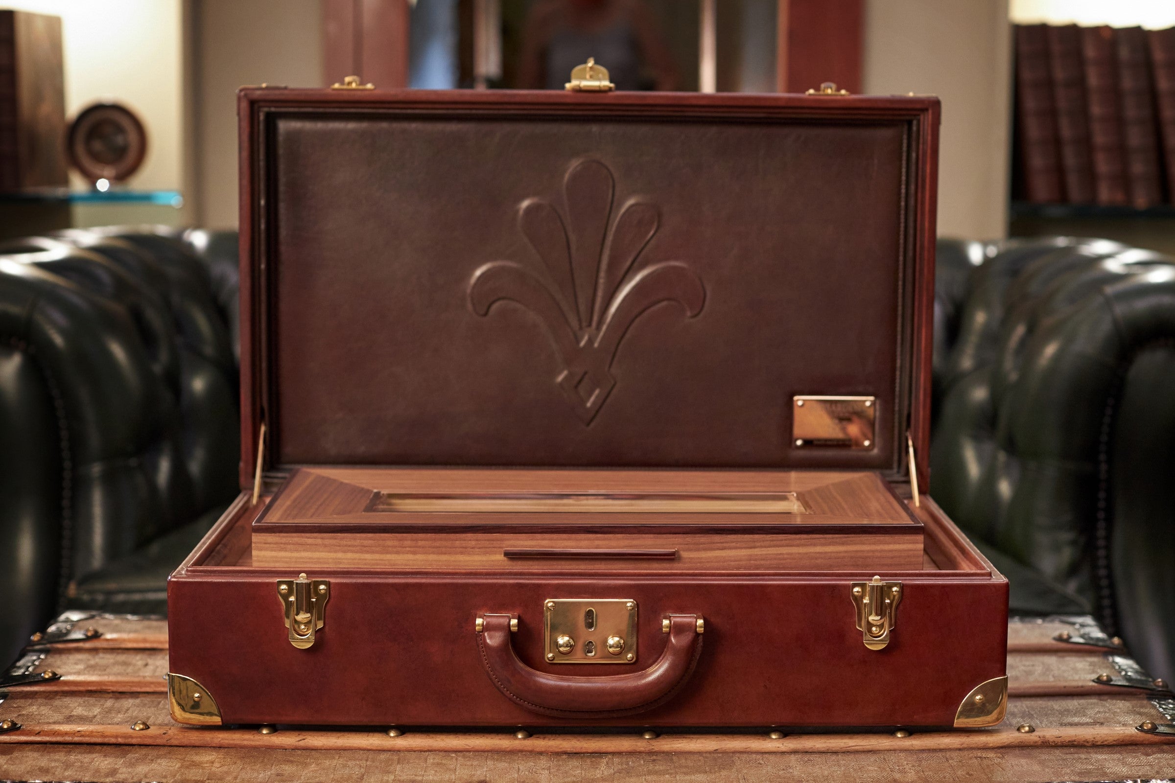 Bernardini Humidor Briefcase - French Lily and Walnut - N° 05/30