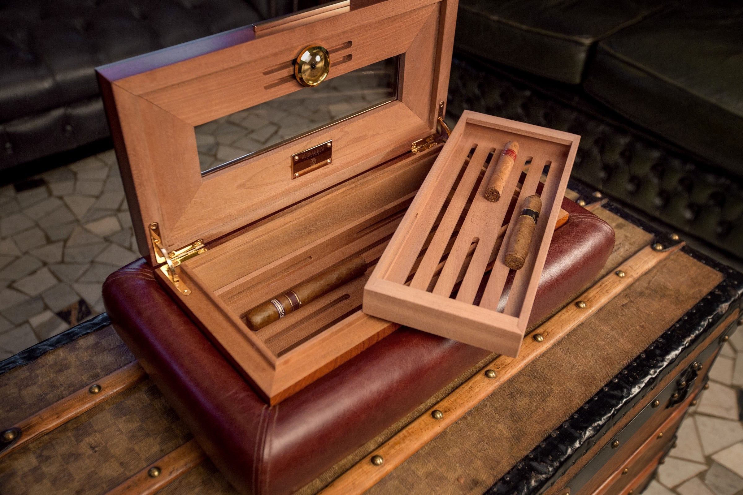 Bernardini Humidor Deco - Brown leather and Mahogany - N° 03/30