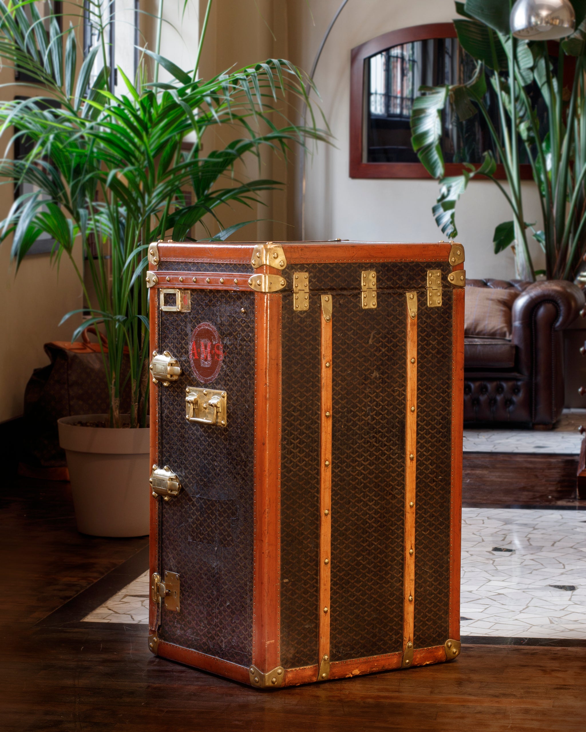 WARDROBE trunk Louis Vuitton house CIRCA 1930