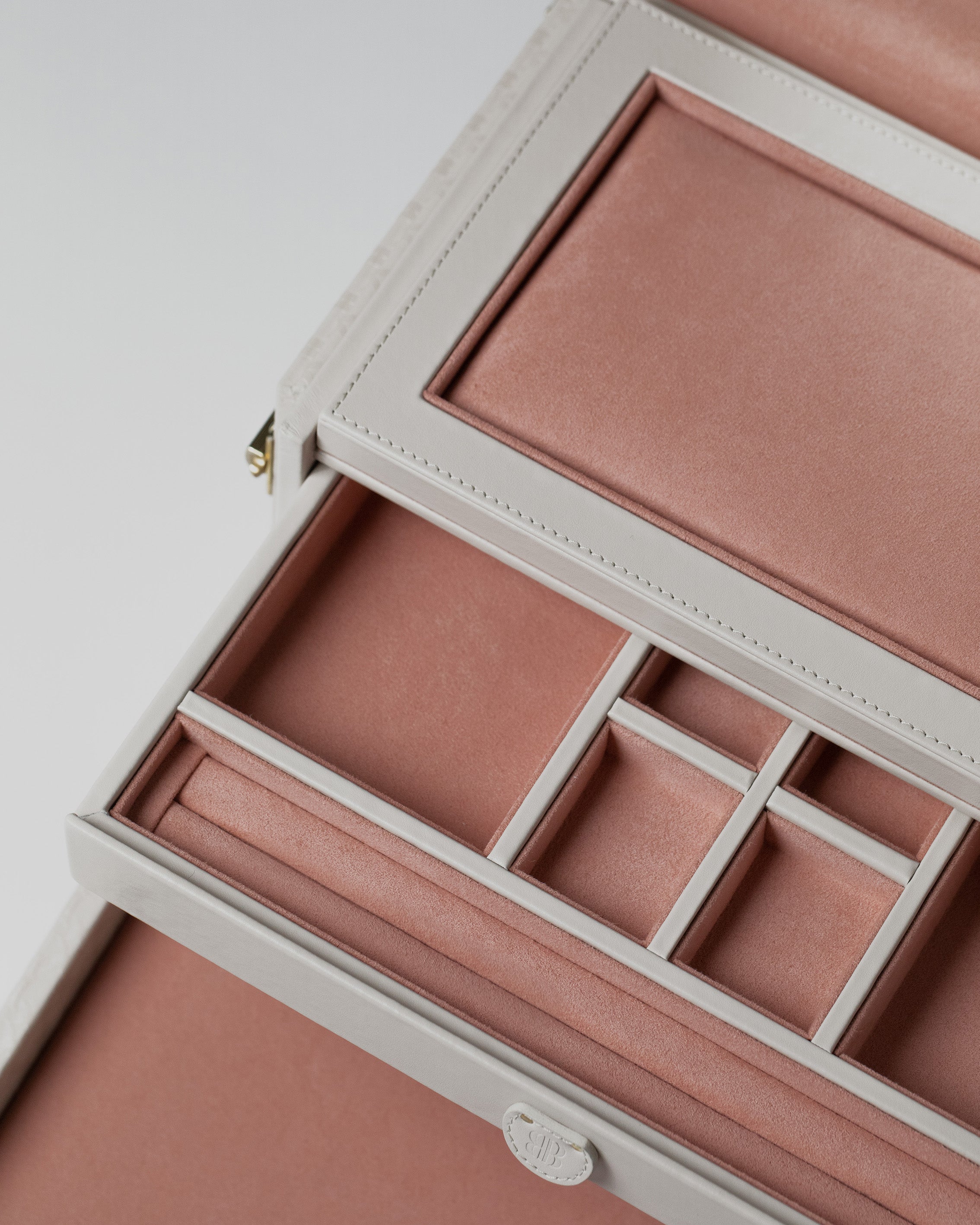 Jewelry Holder Bernardini Milano made of pink leather and alcantara - with different drawers deails