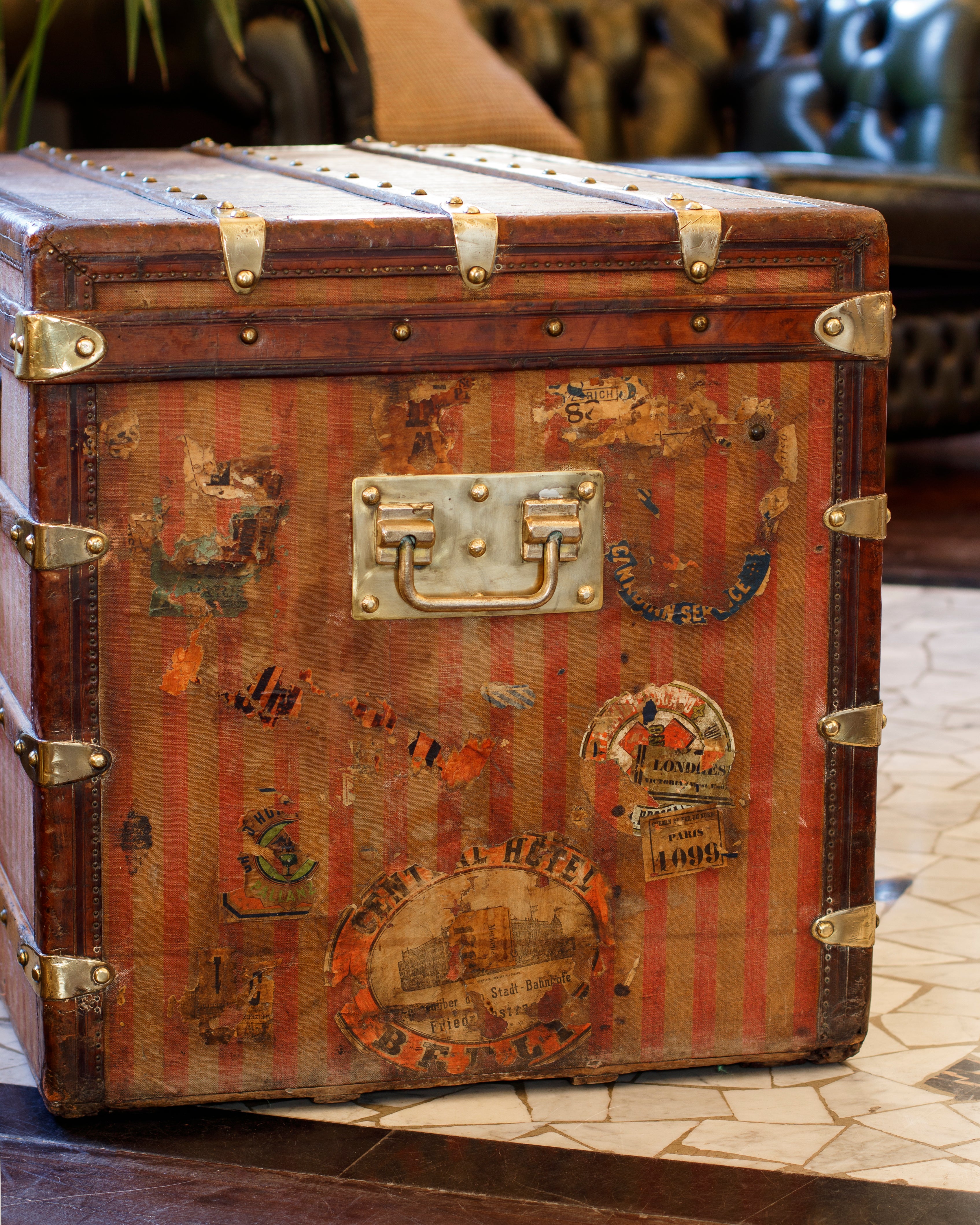 Louis Vuitton - Rabec Rayee Trunk
