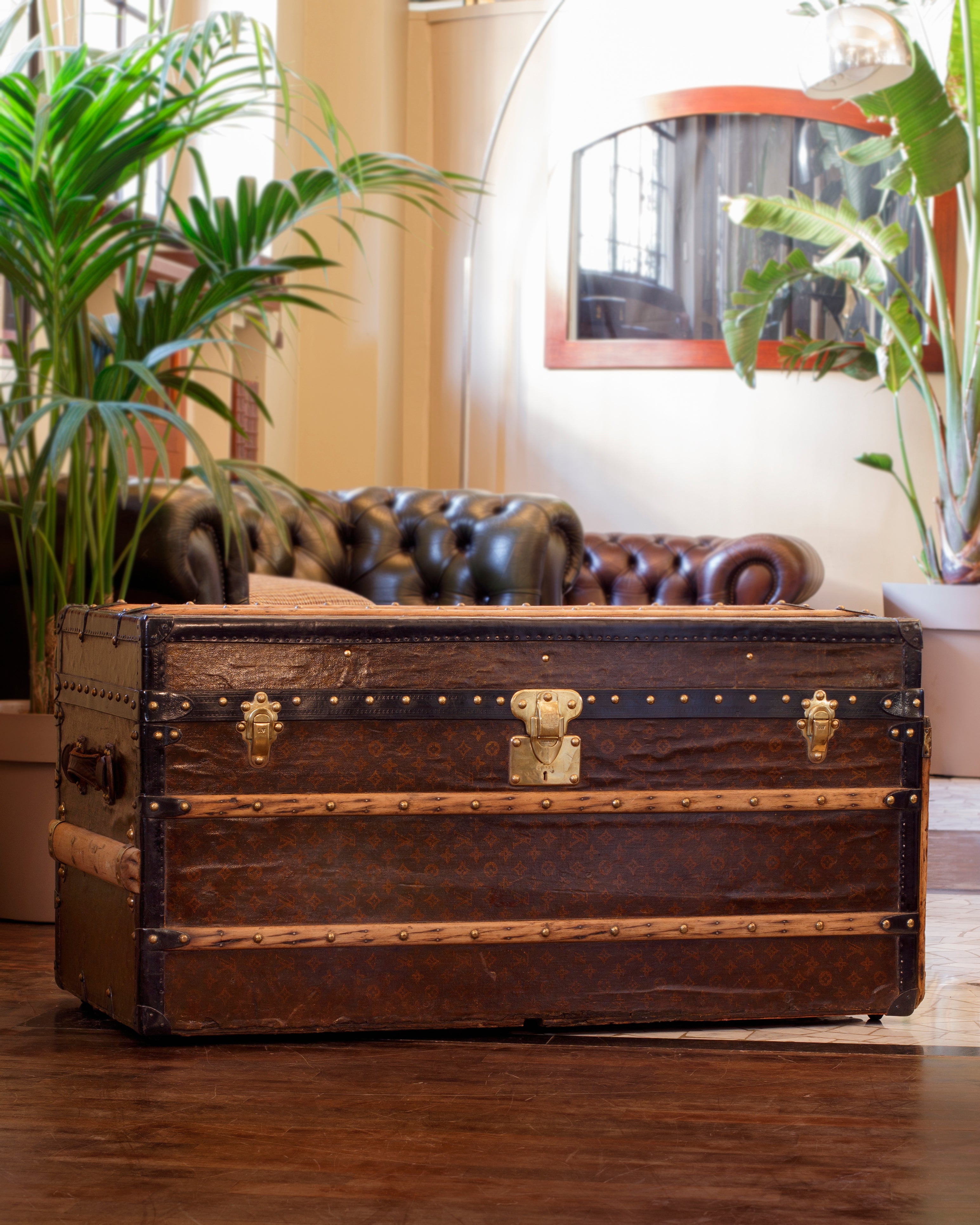 Louis Vuitton "hanger" Steamer Trunk - Commande Special