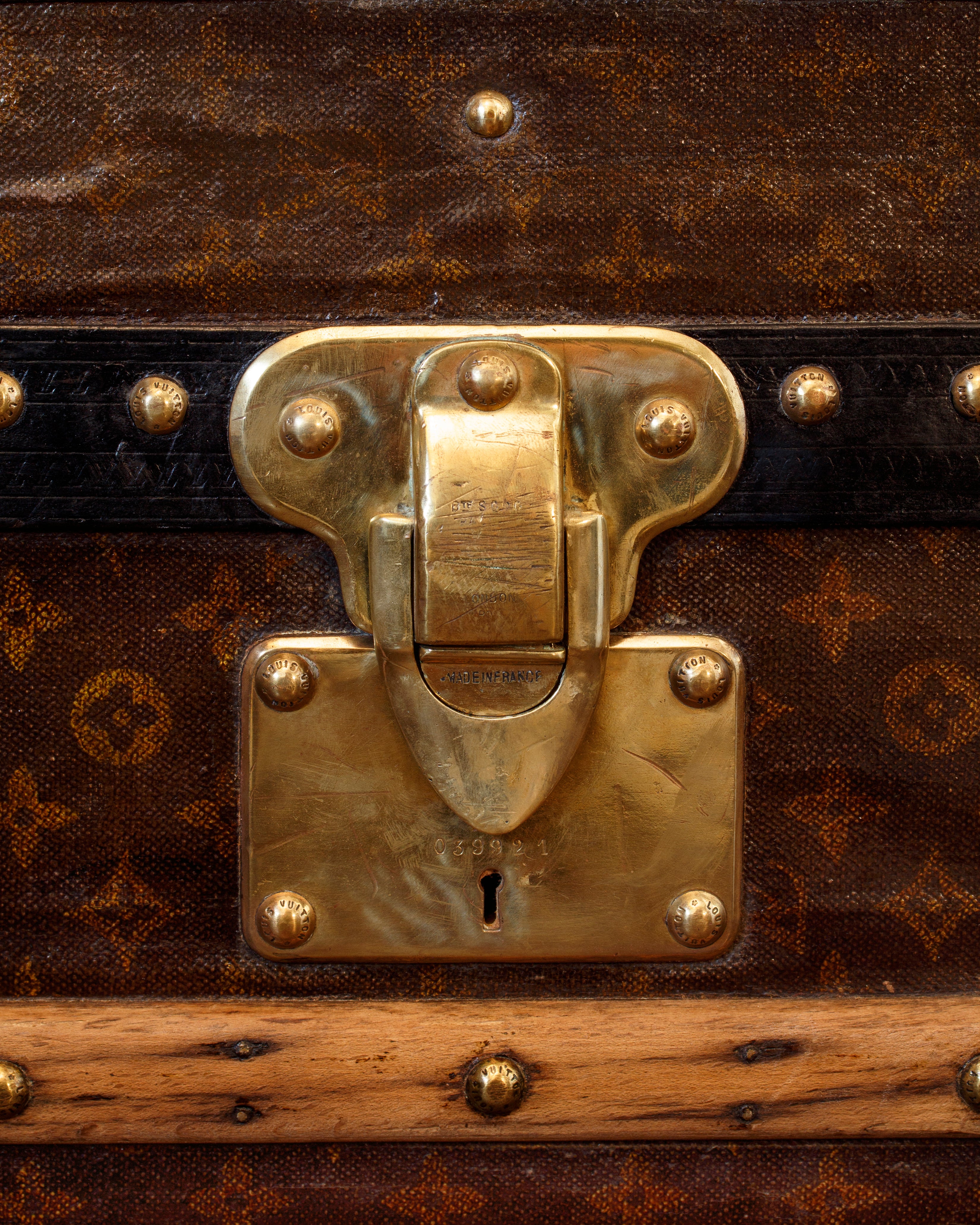 Louis Vuitton "hanger" Steamer Trunk - Commande Special