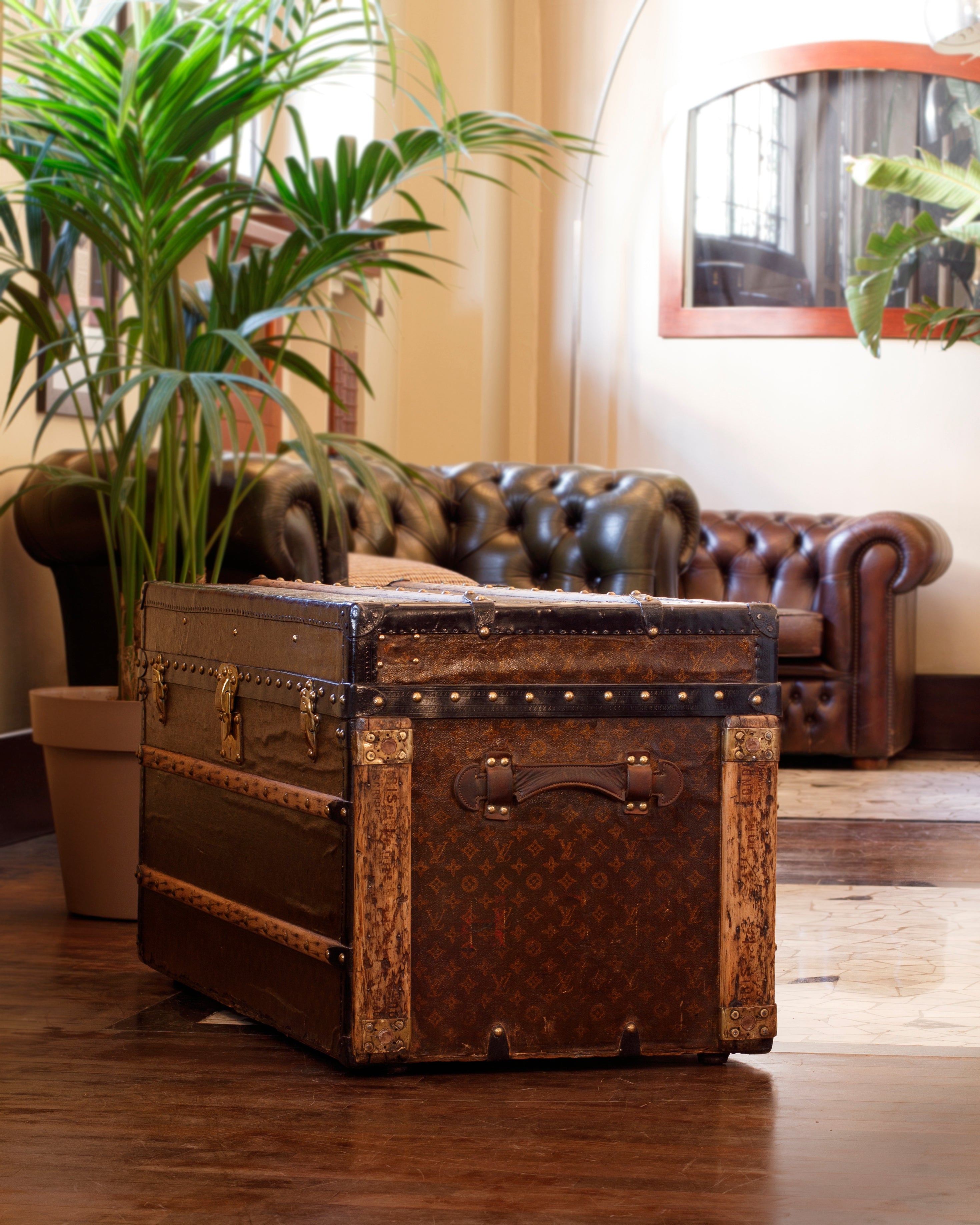 Louis Vuitton "hanger" Steamer Trunk - Commande Special