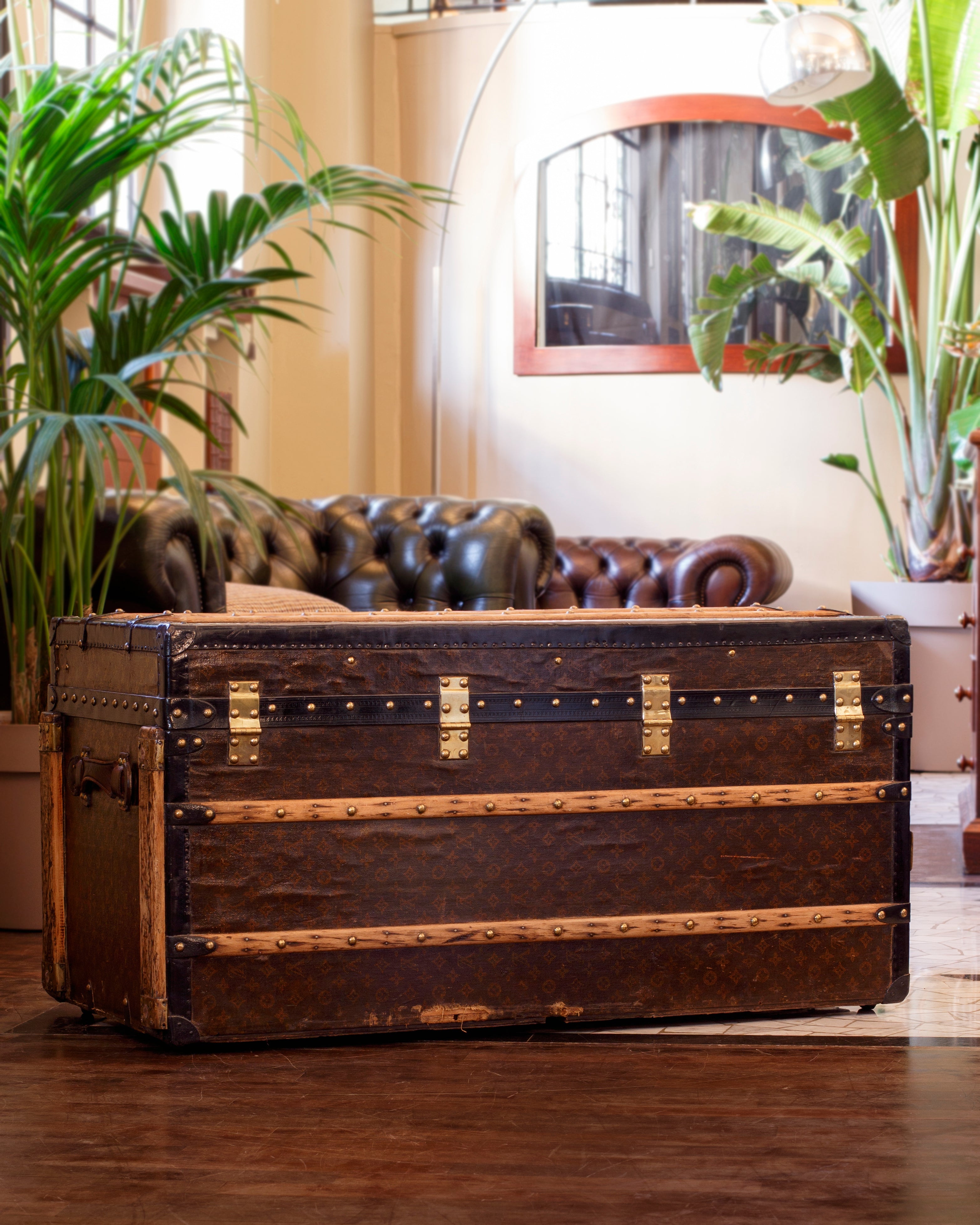 Louis Vuitton "hanger" Steamer Trunk - Commande Special