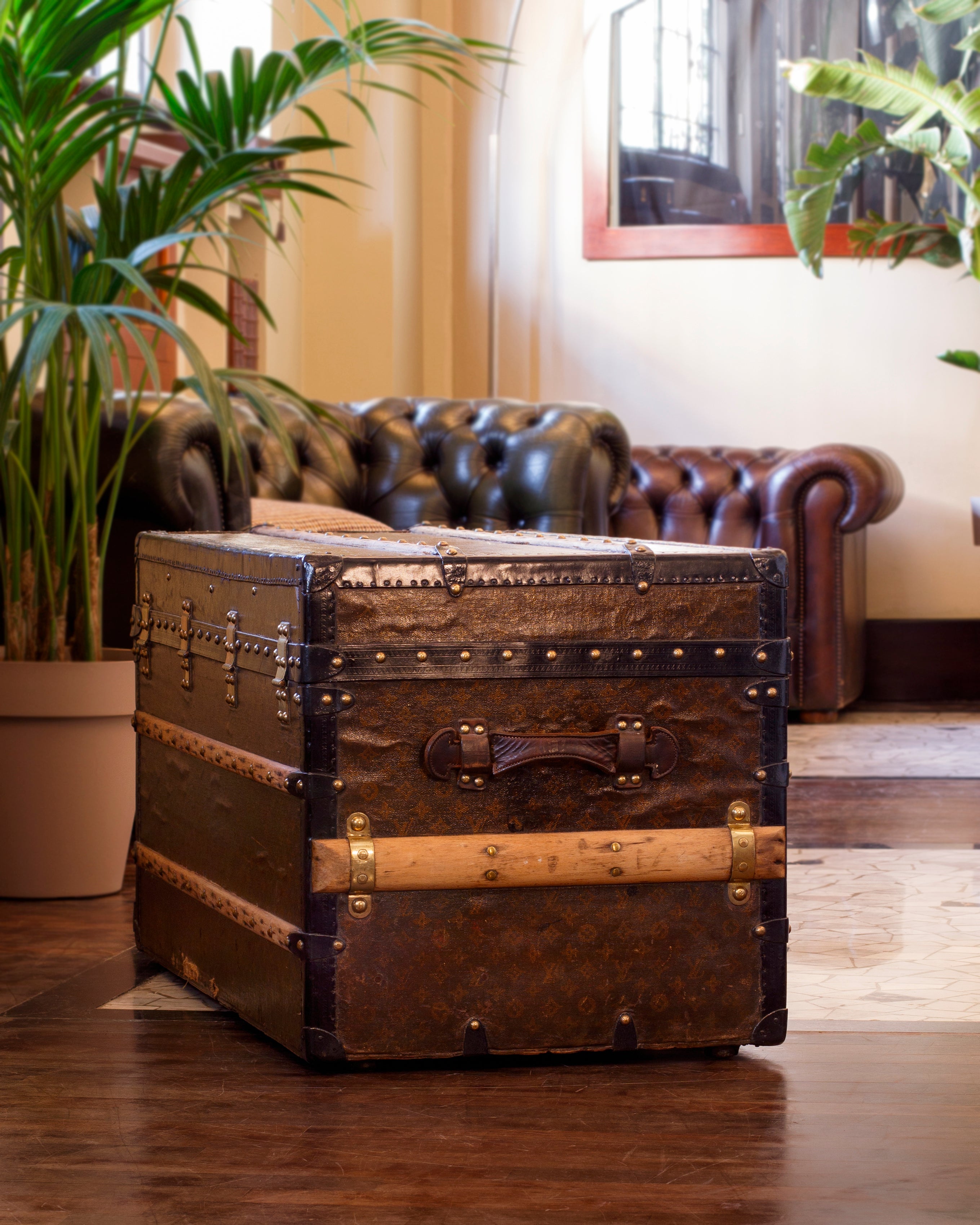 Louis Vuitton "hanger" Steamer Trunk - Commande Special