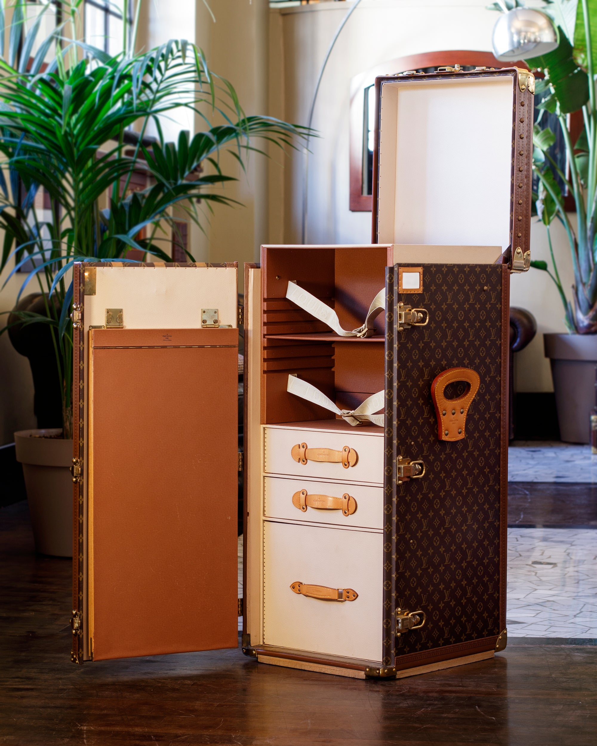 Louis Vuitton Vuittonite wardrobe trunk - BERNARDINI Milano