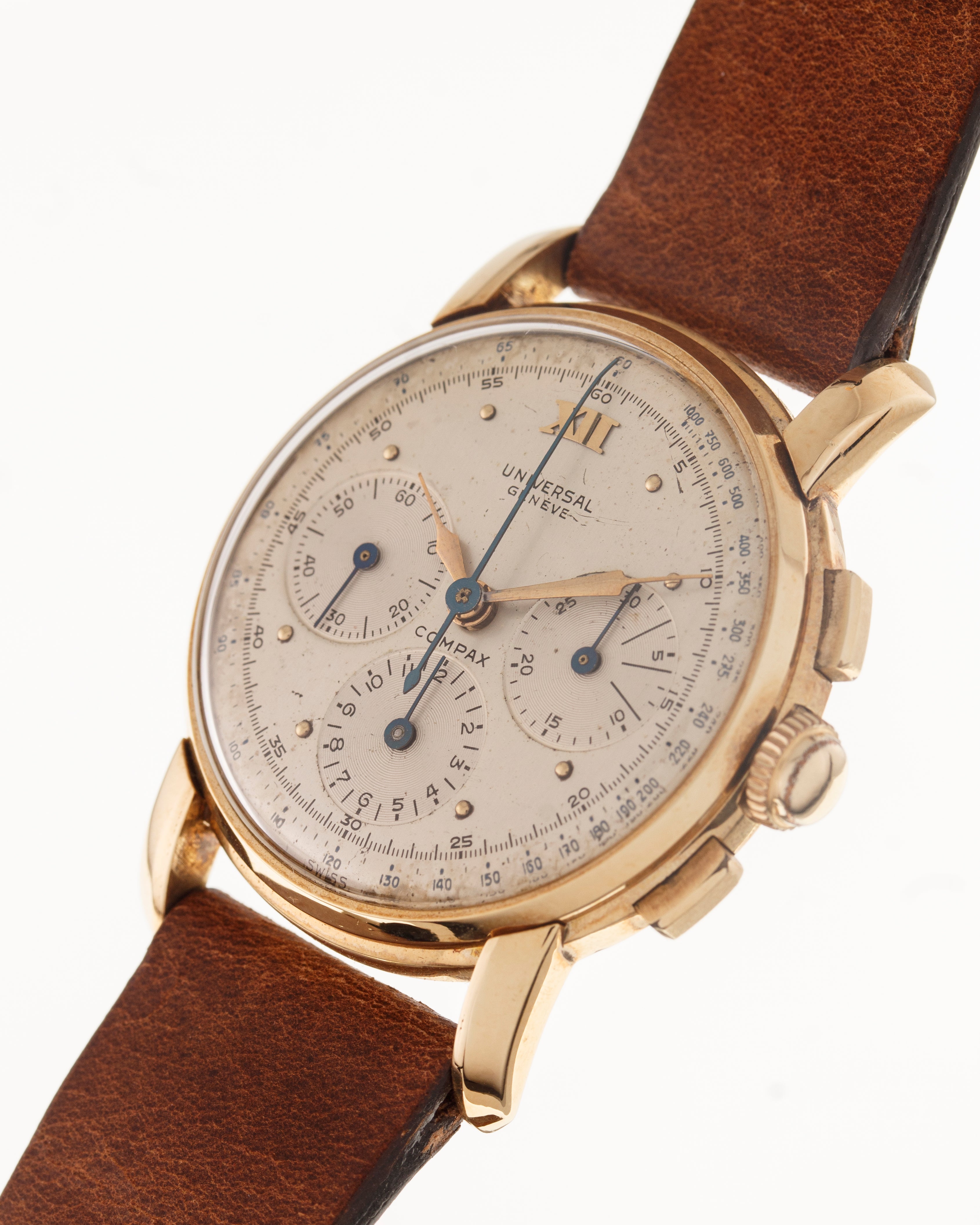 Universal Genève Ref. 52208 Compax - yellow gold with white dial 