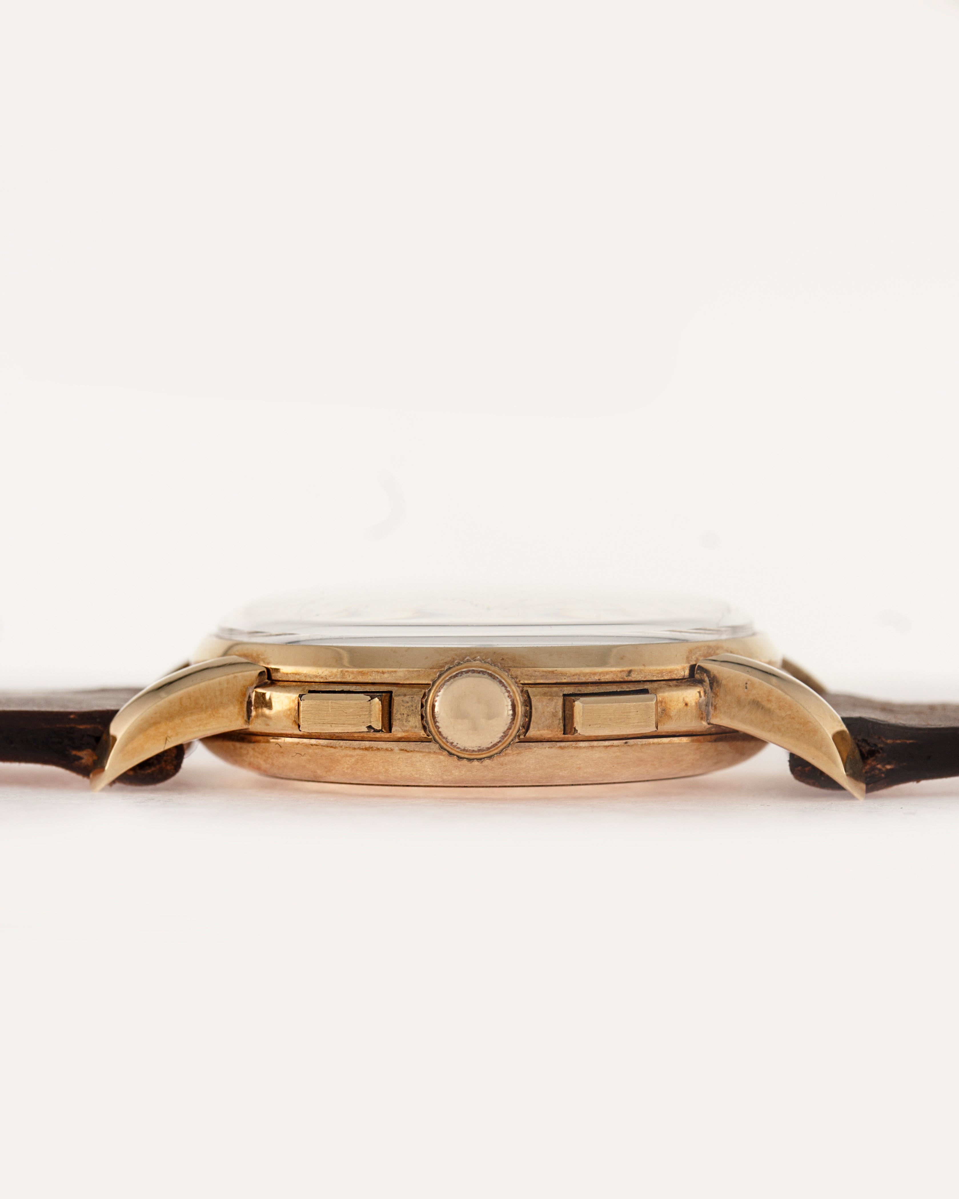 Universal Genève Ref. 52208 Compax - yellow gold with white dial - side 