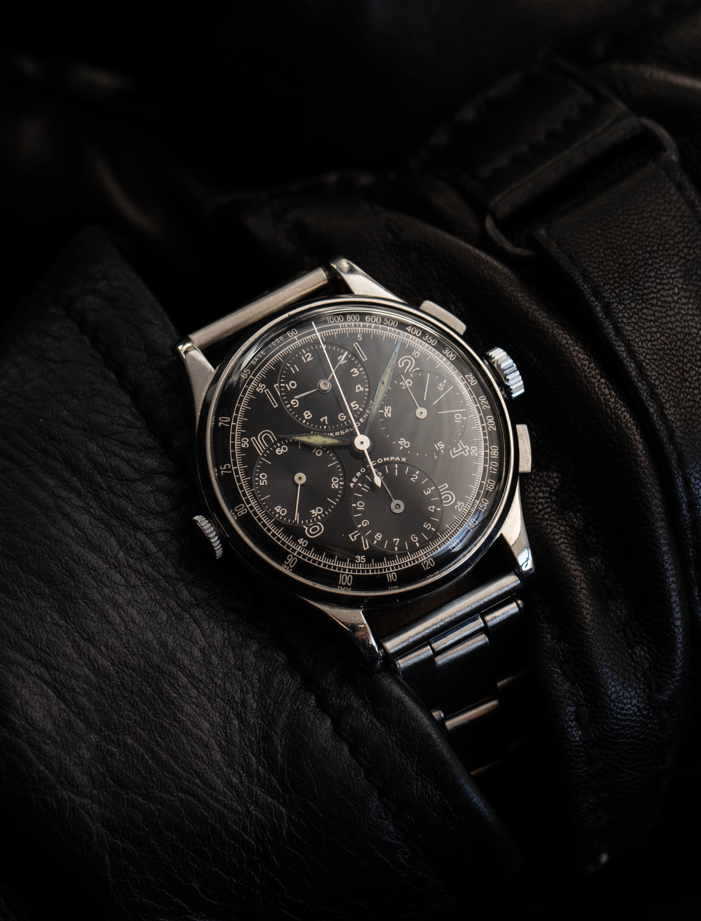 Universal Genève Aero-compax with black dial