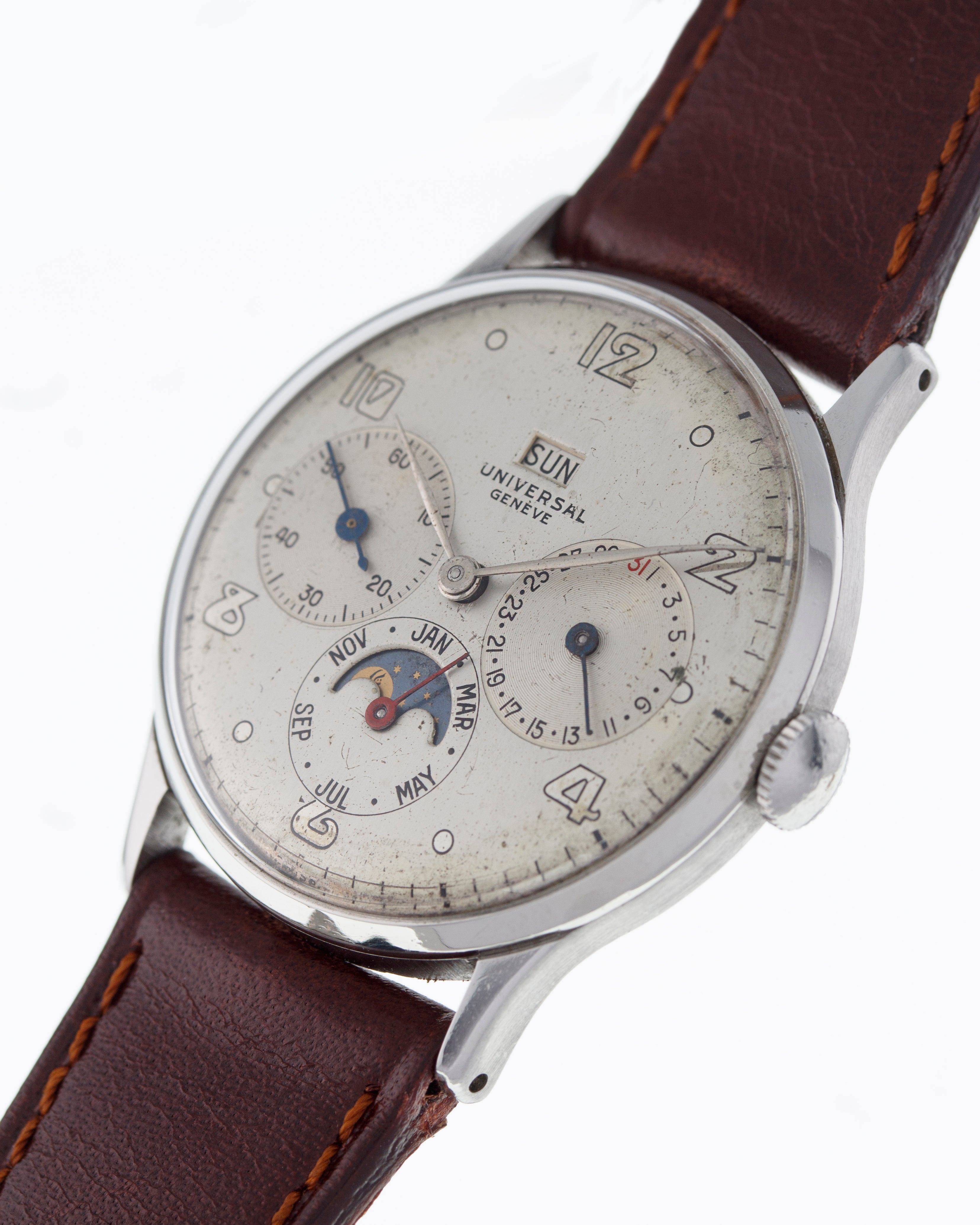 Universal Genève Ref. 21311 Calendar - stainless steel with argentè dial 