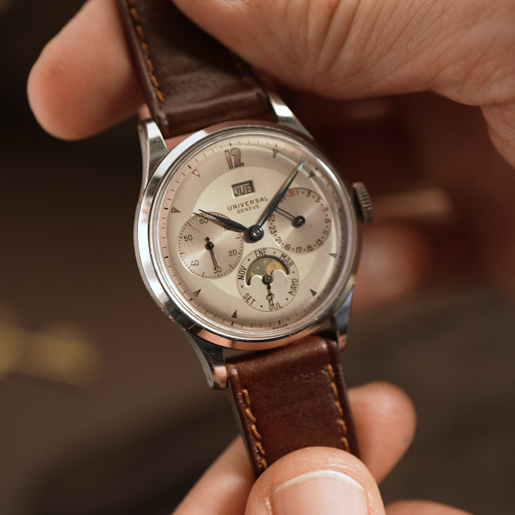 Universal Genève Triple Calendar date vintage watch