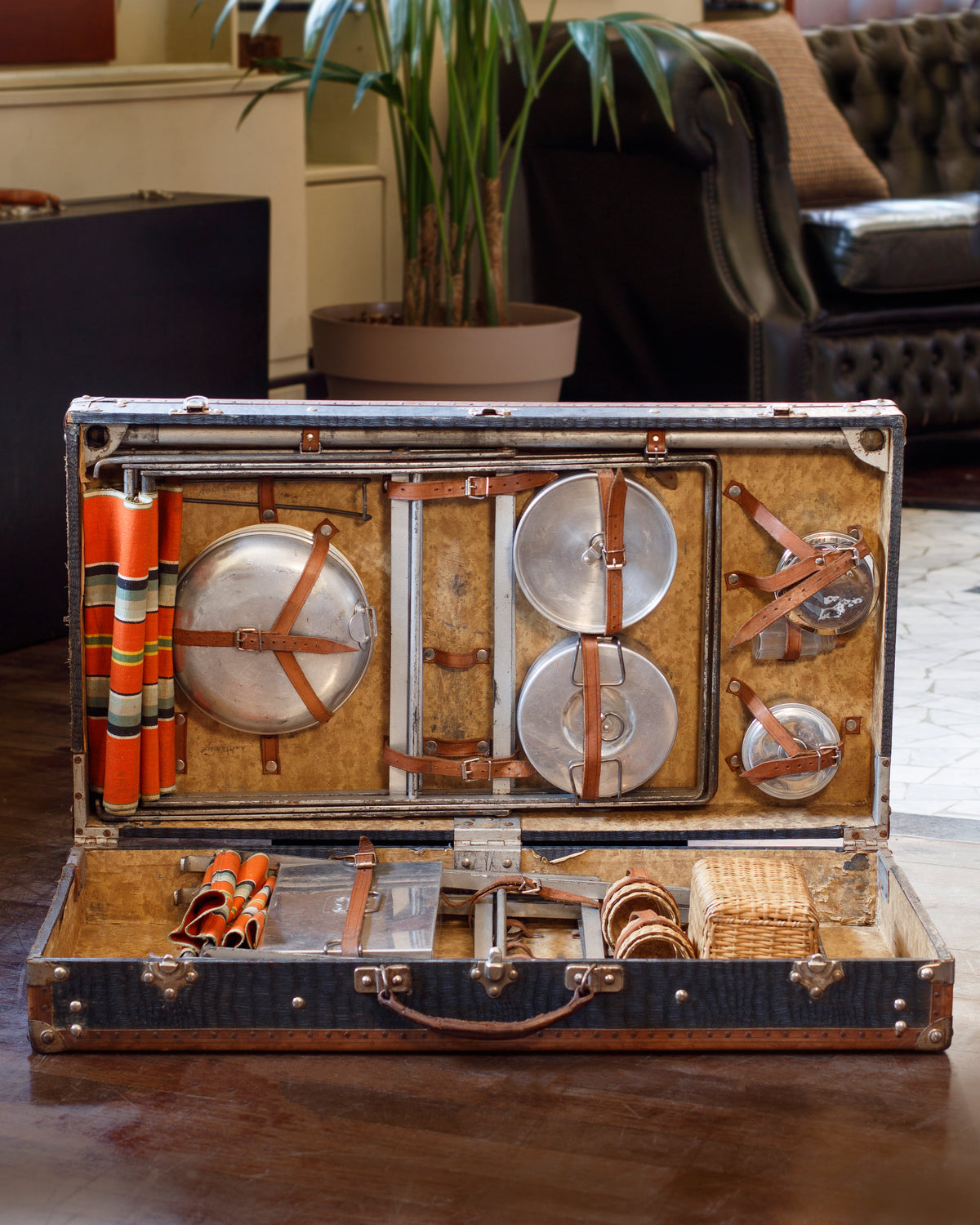 Vintage Pic-nic Set Suitcase