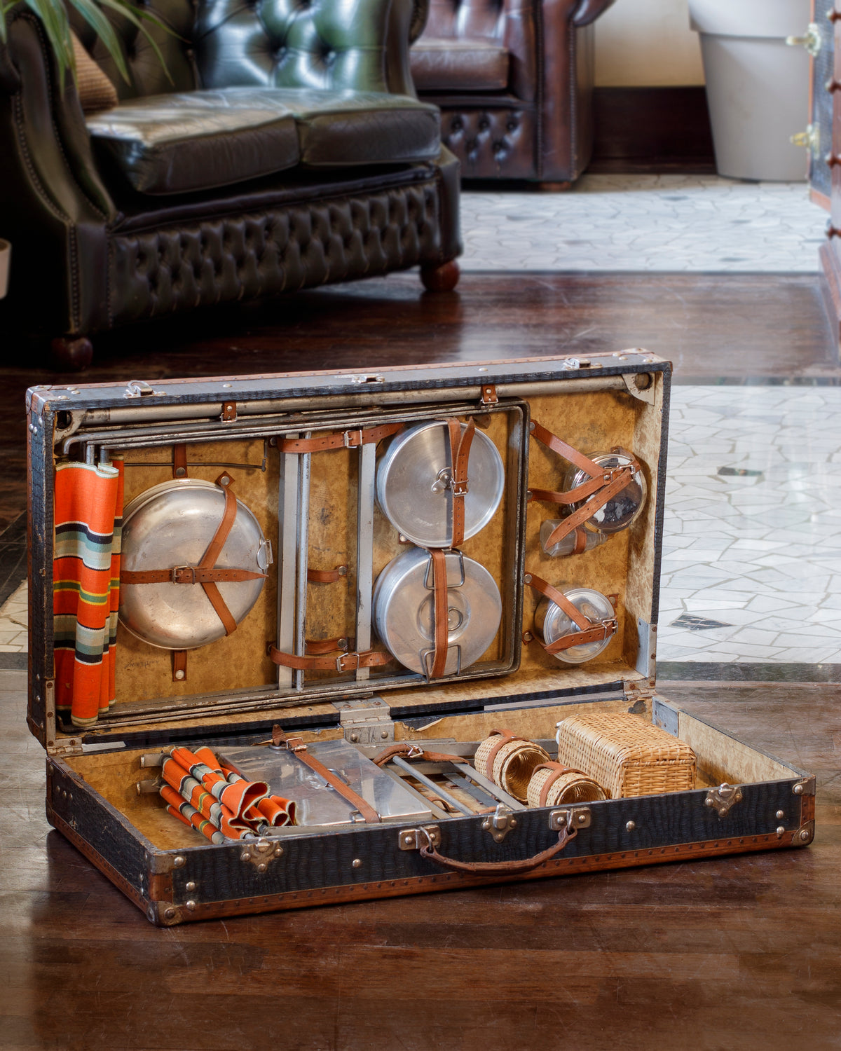 Vintage Pic-nic Set Suitcase