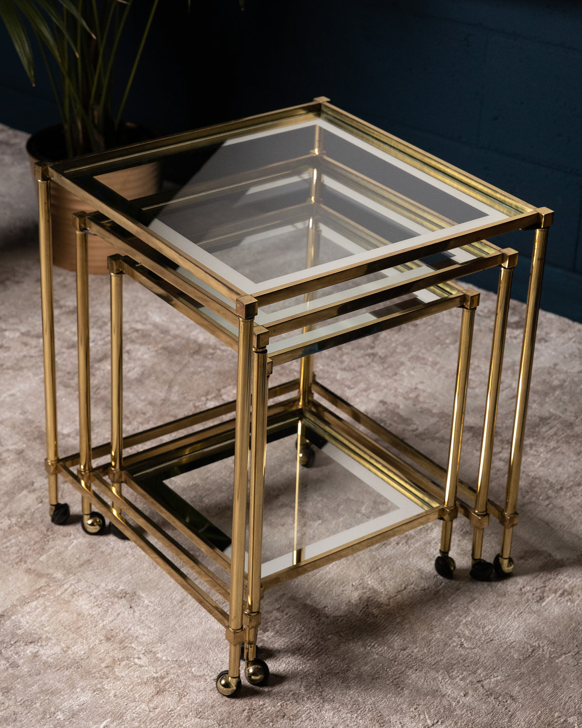 Products Set di tavolini cubici in ottone dorato - 1980 - Gold Brass Cubic Bar Carts Set