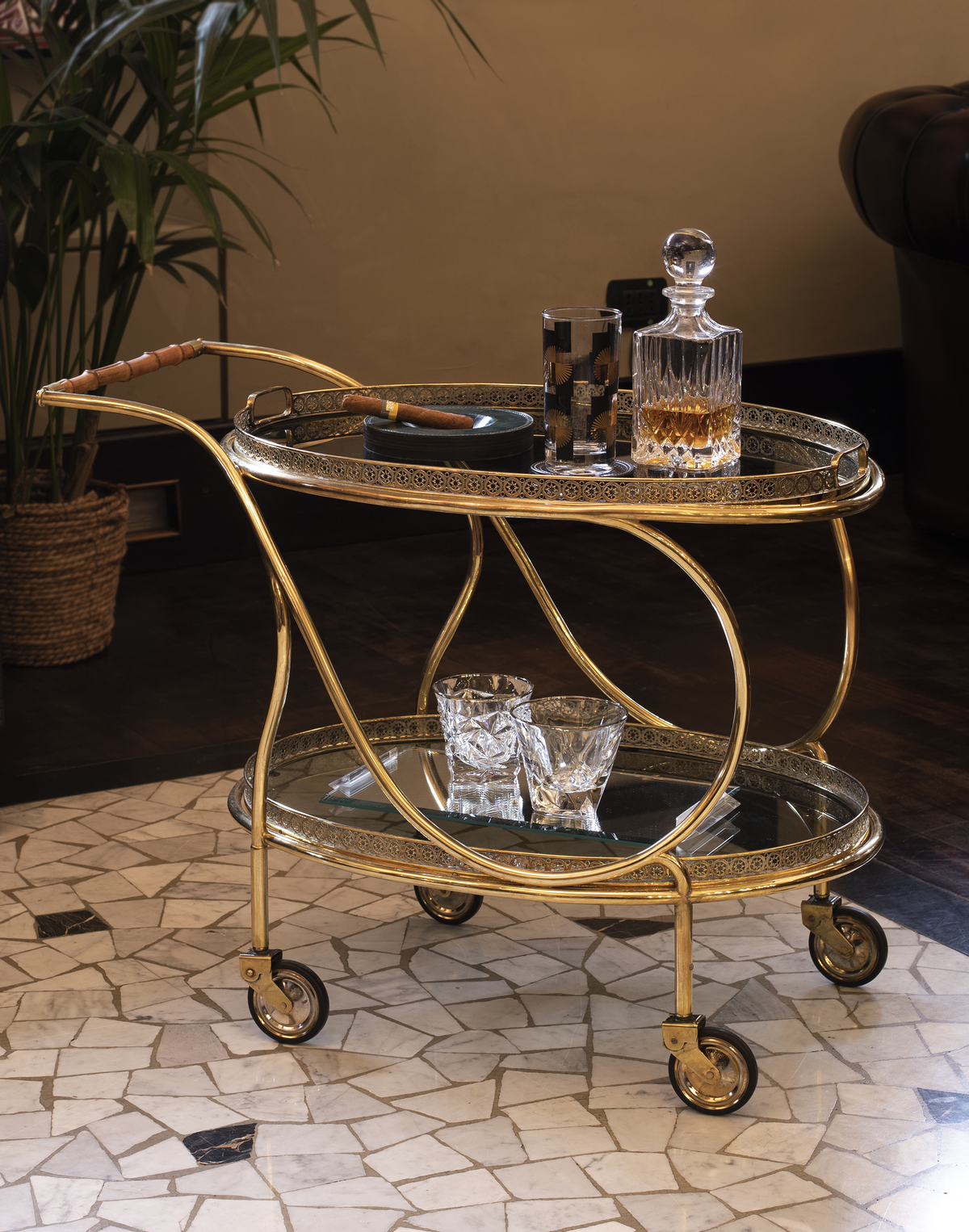 Carrello ovale in ottone dorato modello &quot;Galleria&quot;  - 1950 - Brass Circular “Gallery” bar cart